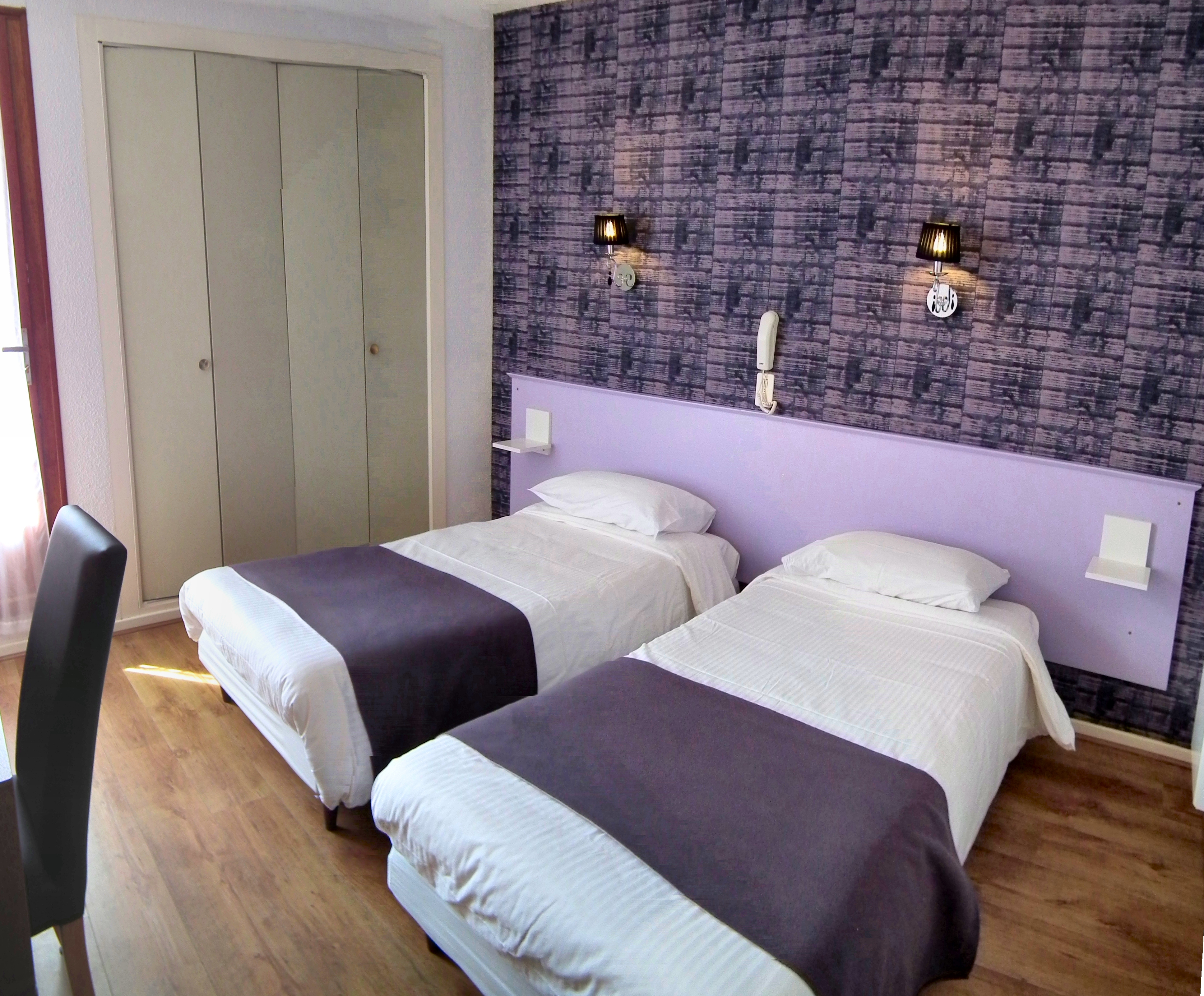 Chambre avec 2 lits