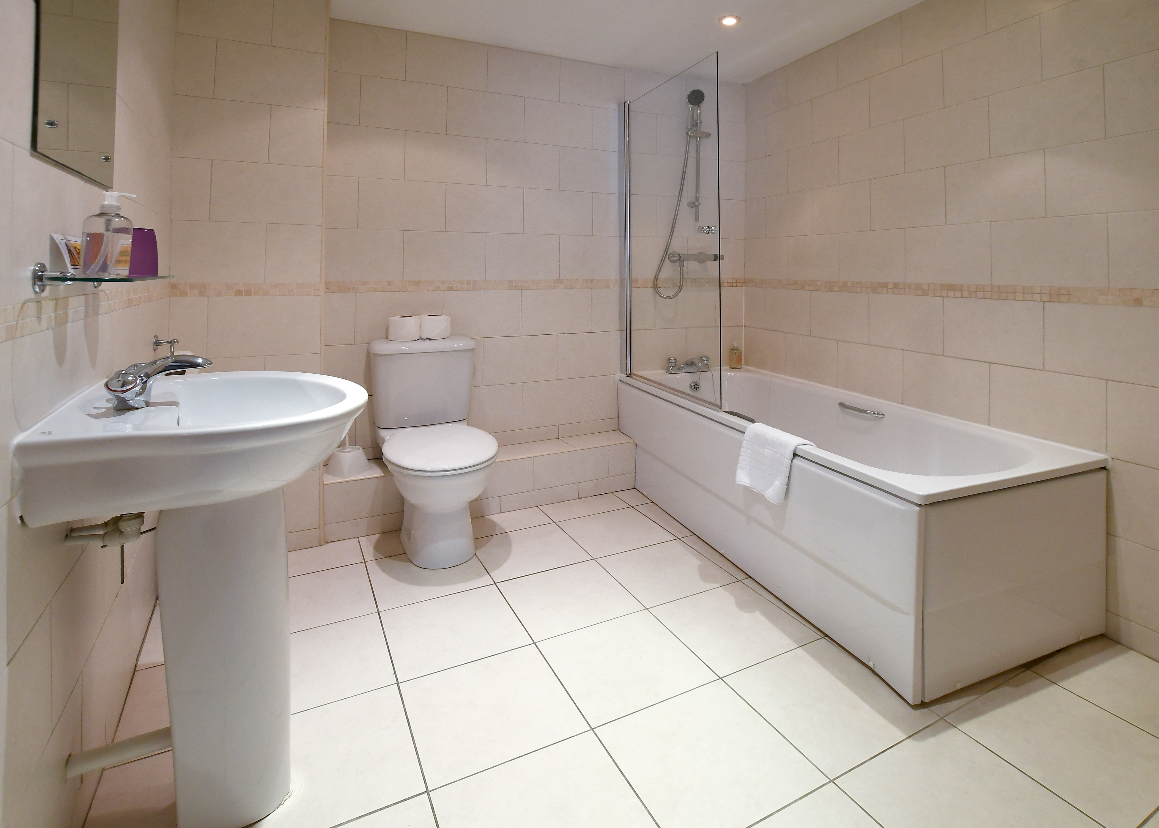 The Queens Hotel & Victoria Cloisters Apartments