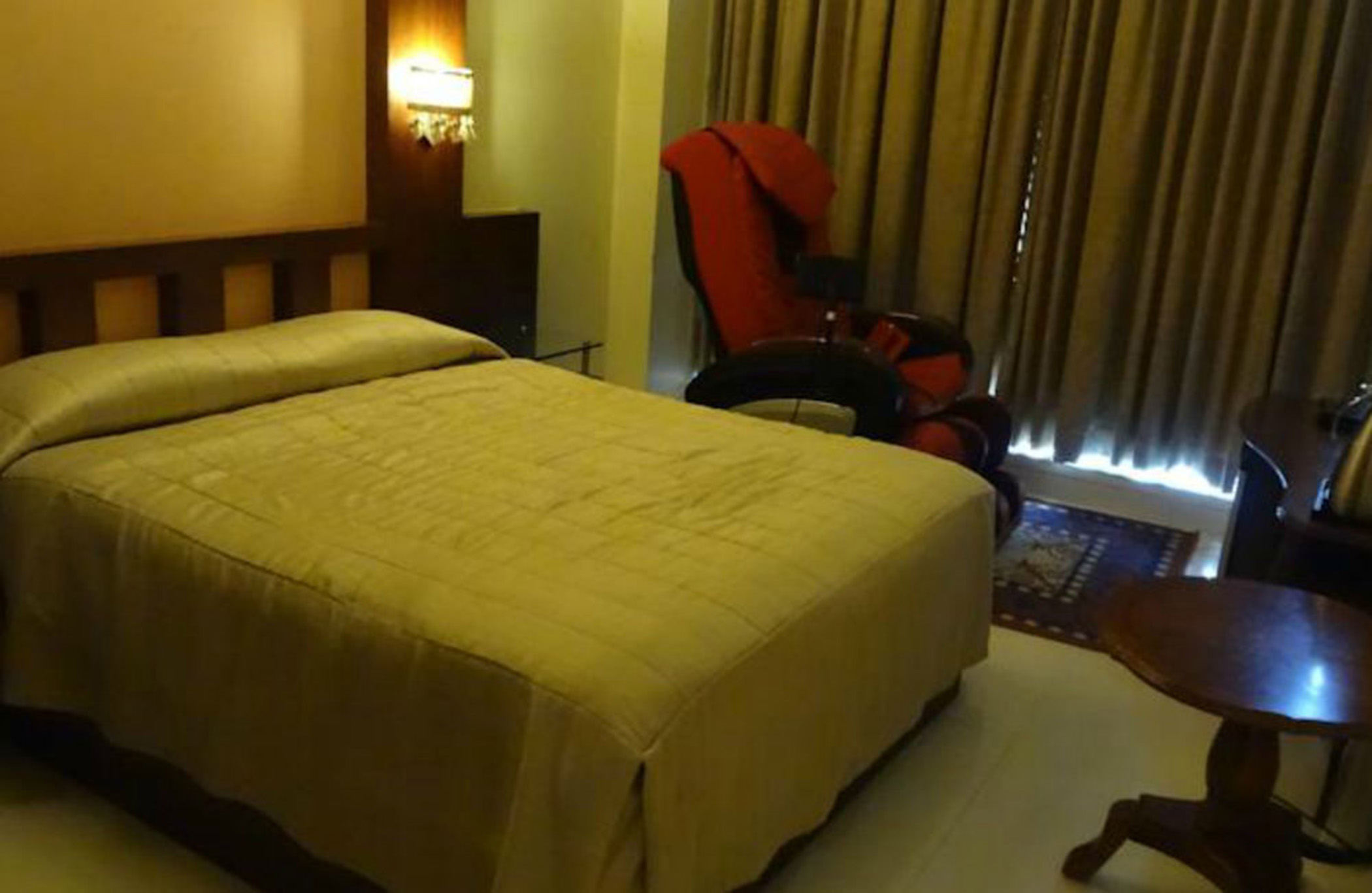 Super Townhouse OAK Hotel Shubhangan Near Juhu Beach by null