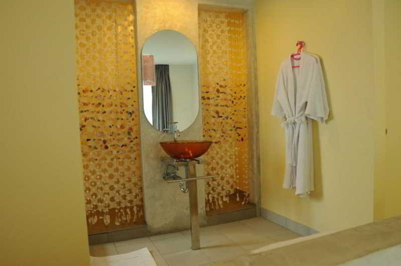 Franjipani Resort