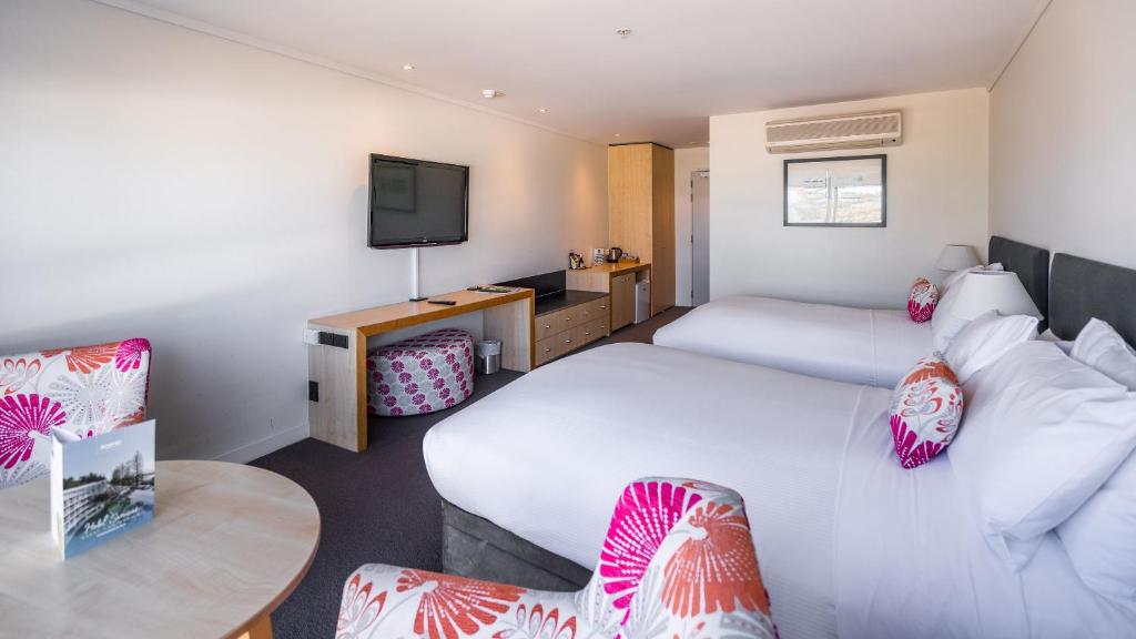 Scenic Hotel Te Pania by null