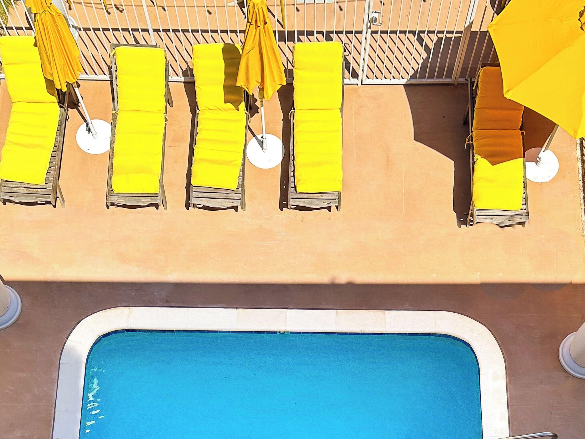 Hotel Del Sol by null