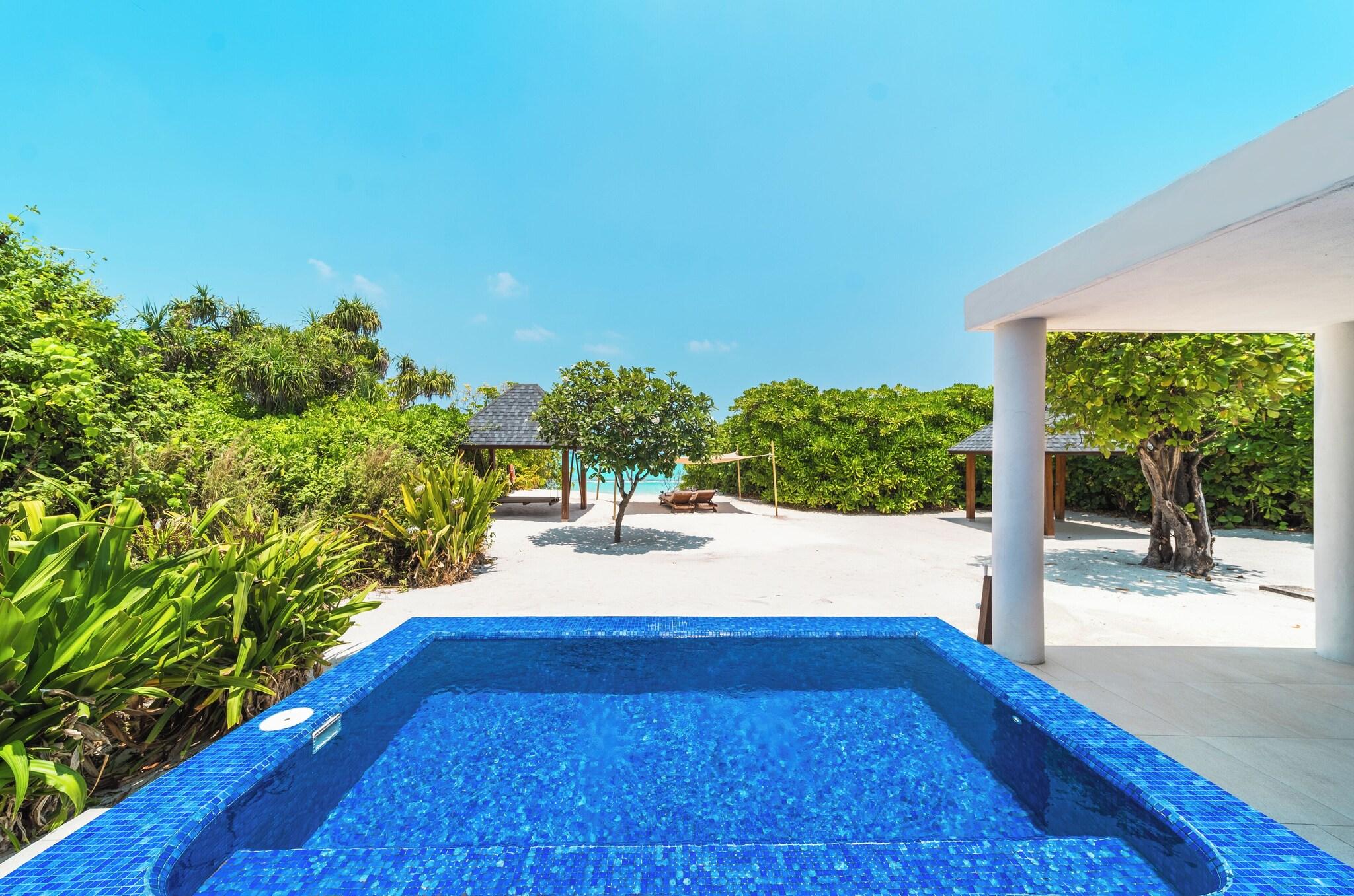 Hideaway Beach Resort and Spa by null