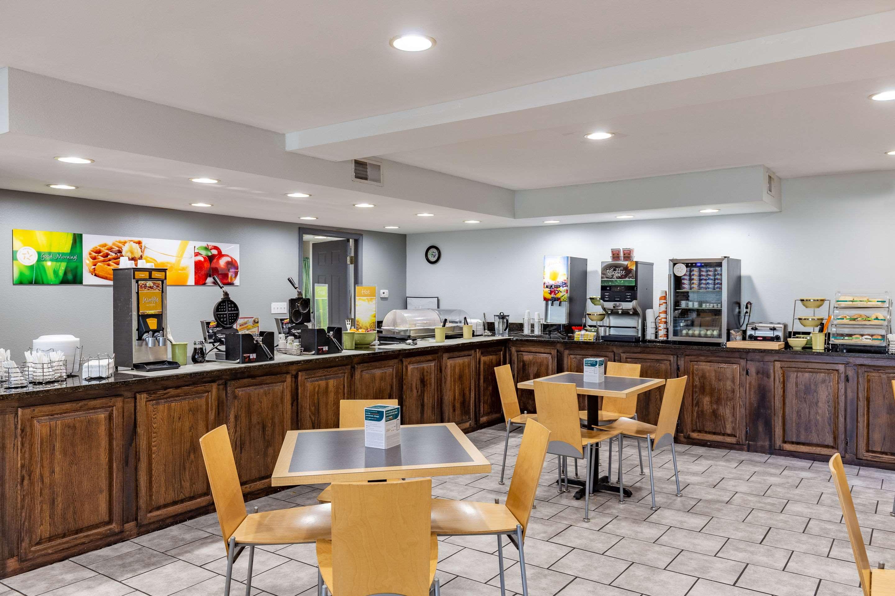 Quality Inn Branson - Hwy 76 Central Downtown