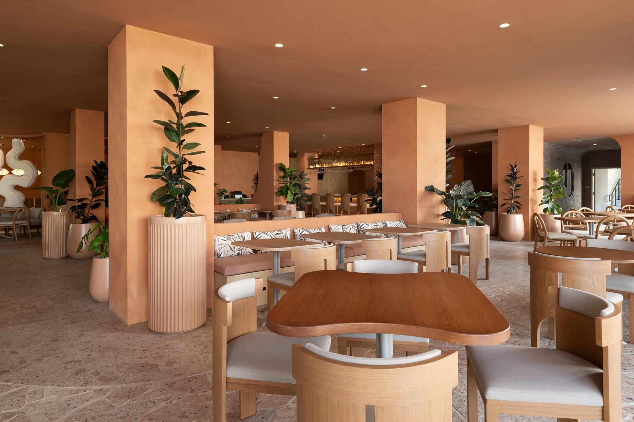Sandbourne Santa Monica, Autograph Collection by null