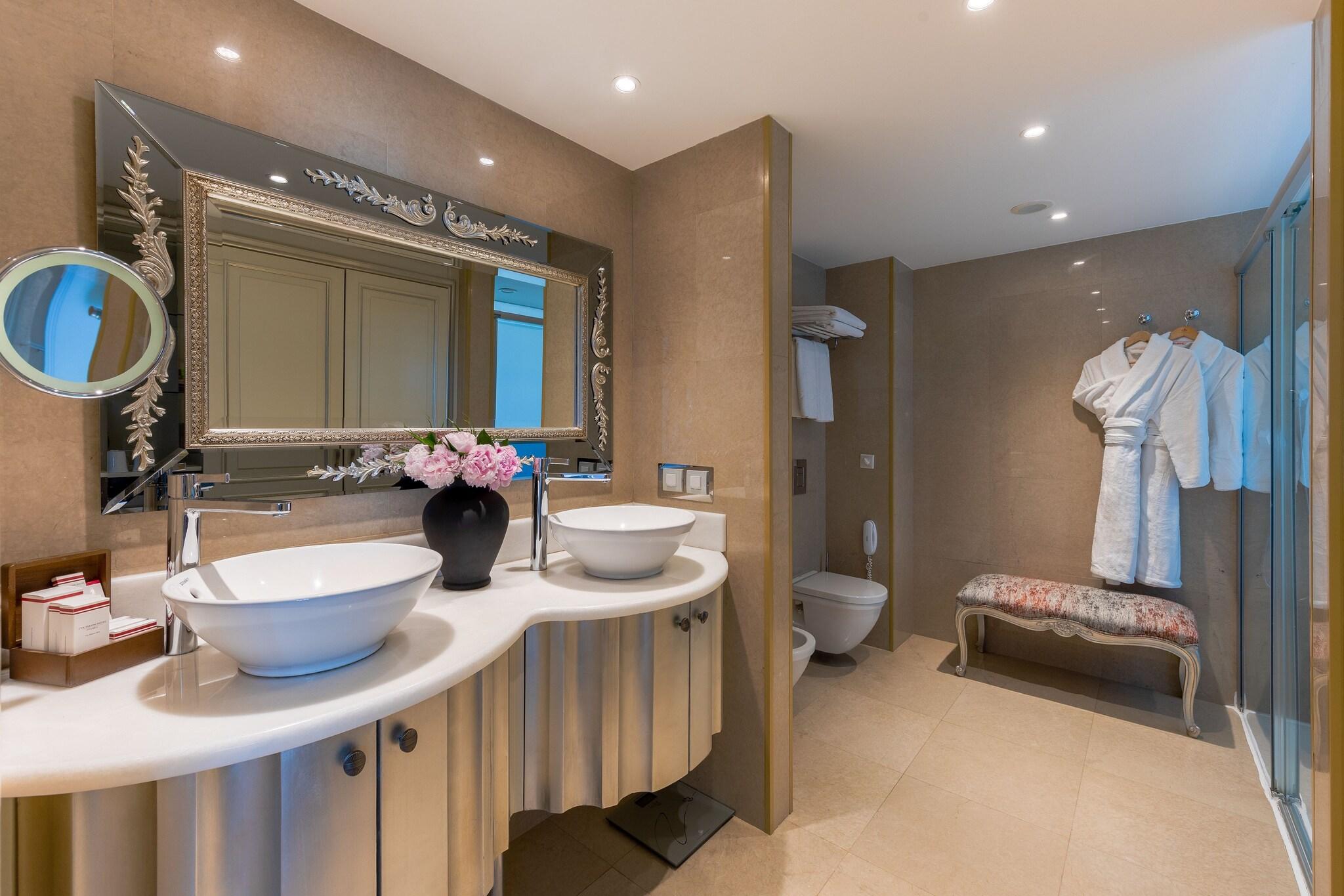 CVK Hotels Taksim - Фото 3