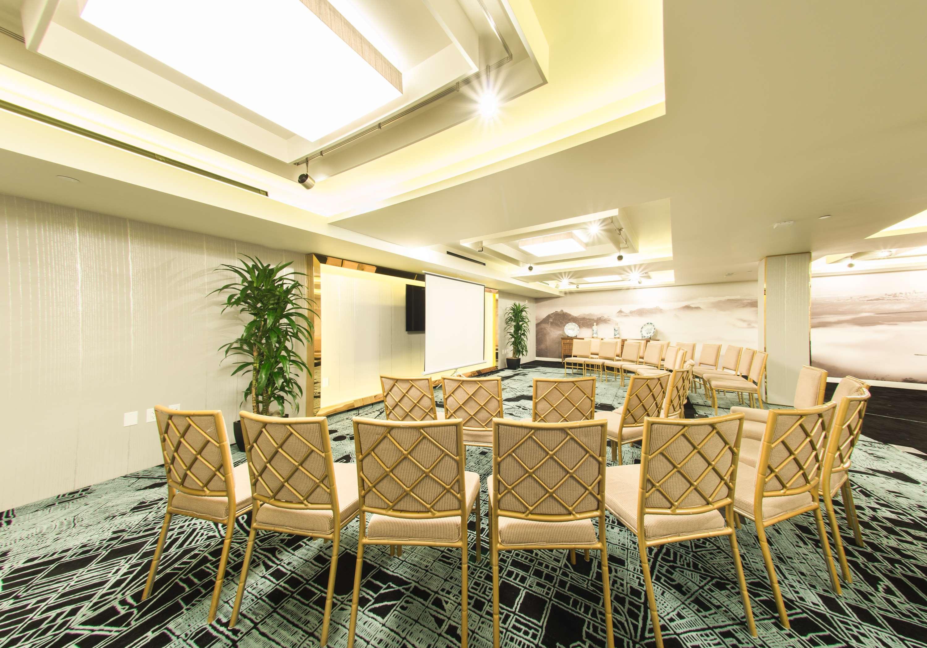 Hotel Fusion by null