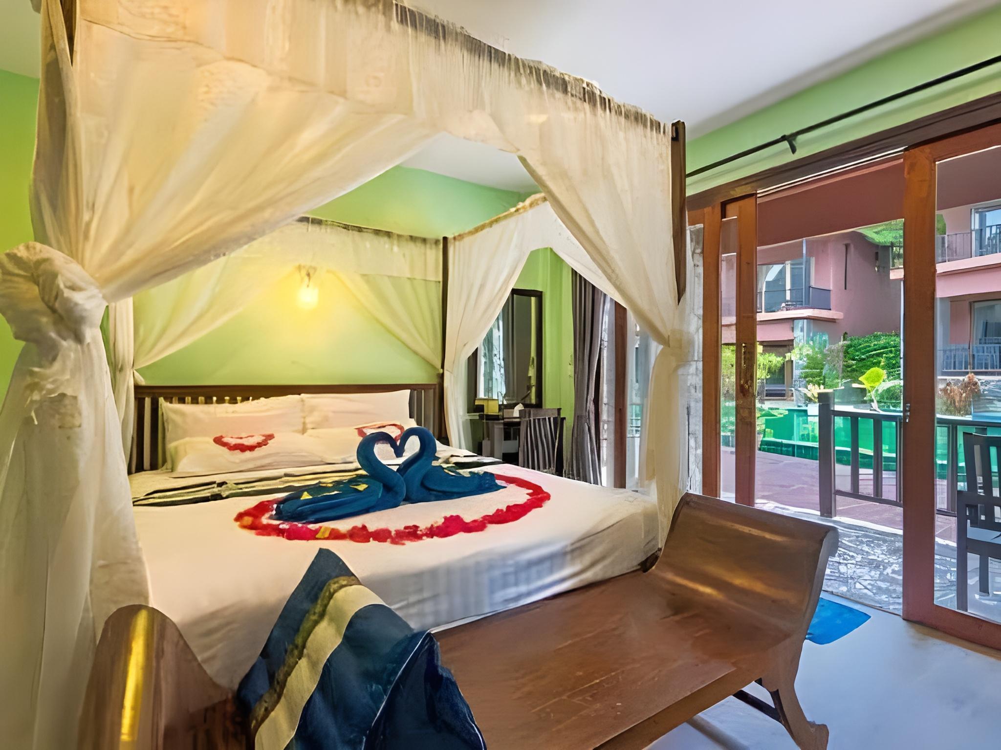 Koh Tao Beach Club