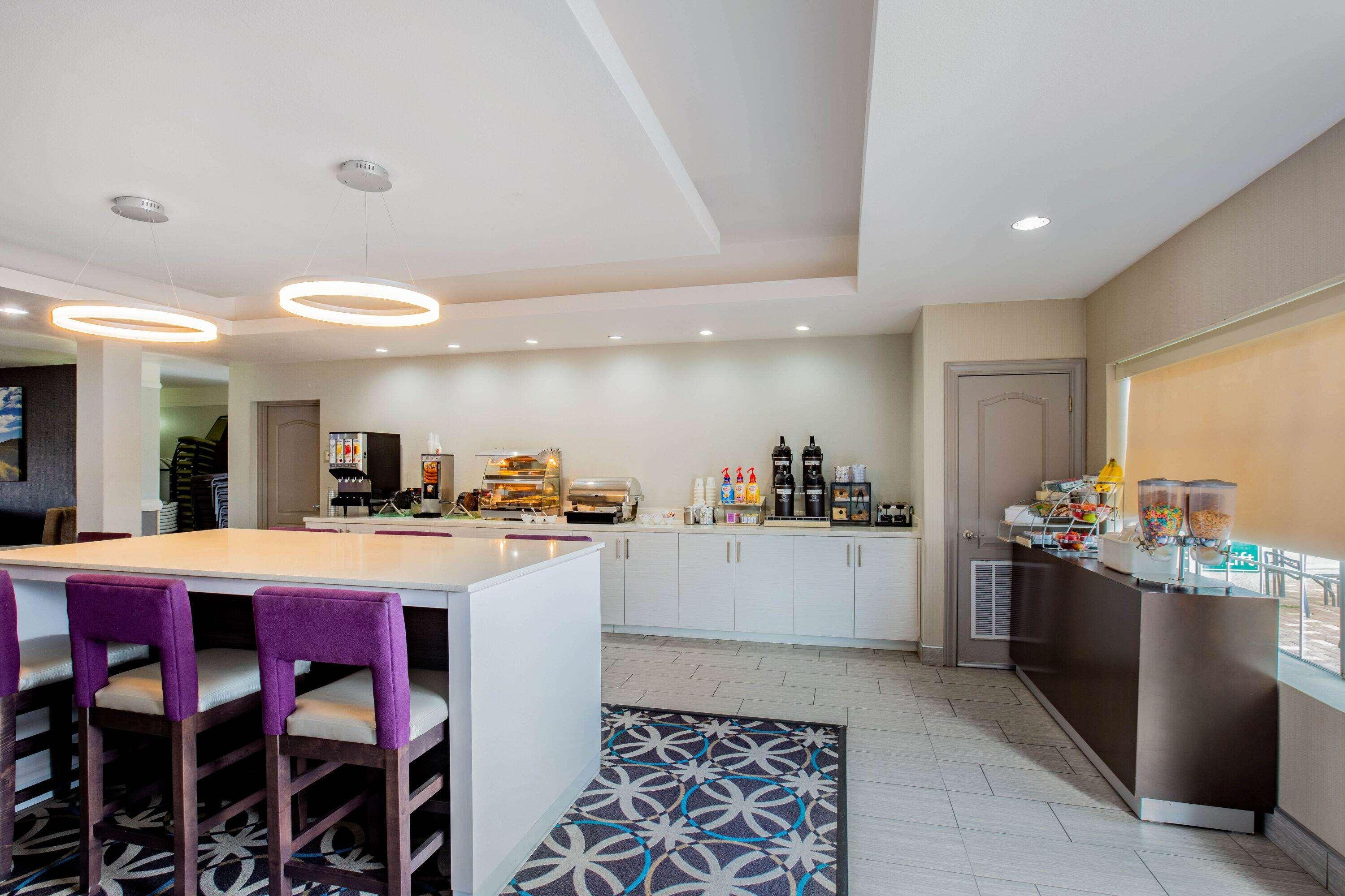 La Quinta Inn & Suites Mission at West McAllen
