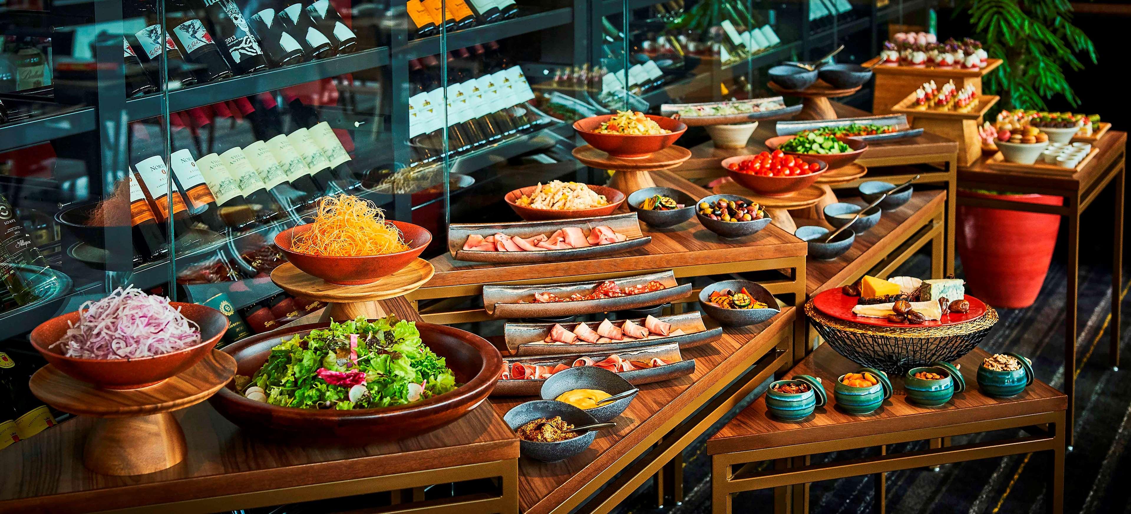 Hilton Fukuoka Sea Hawk by null