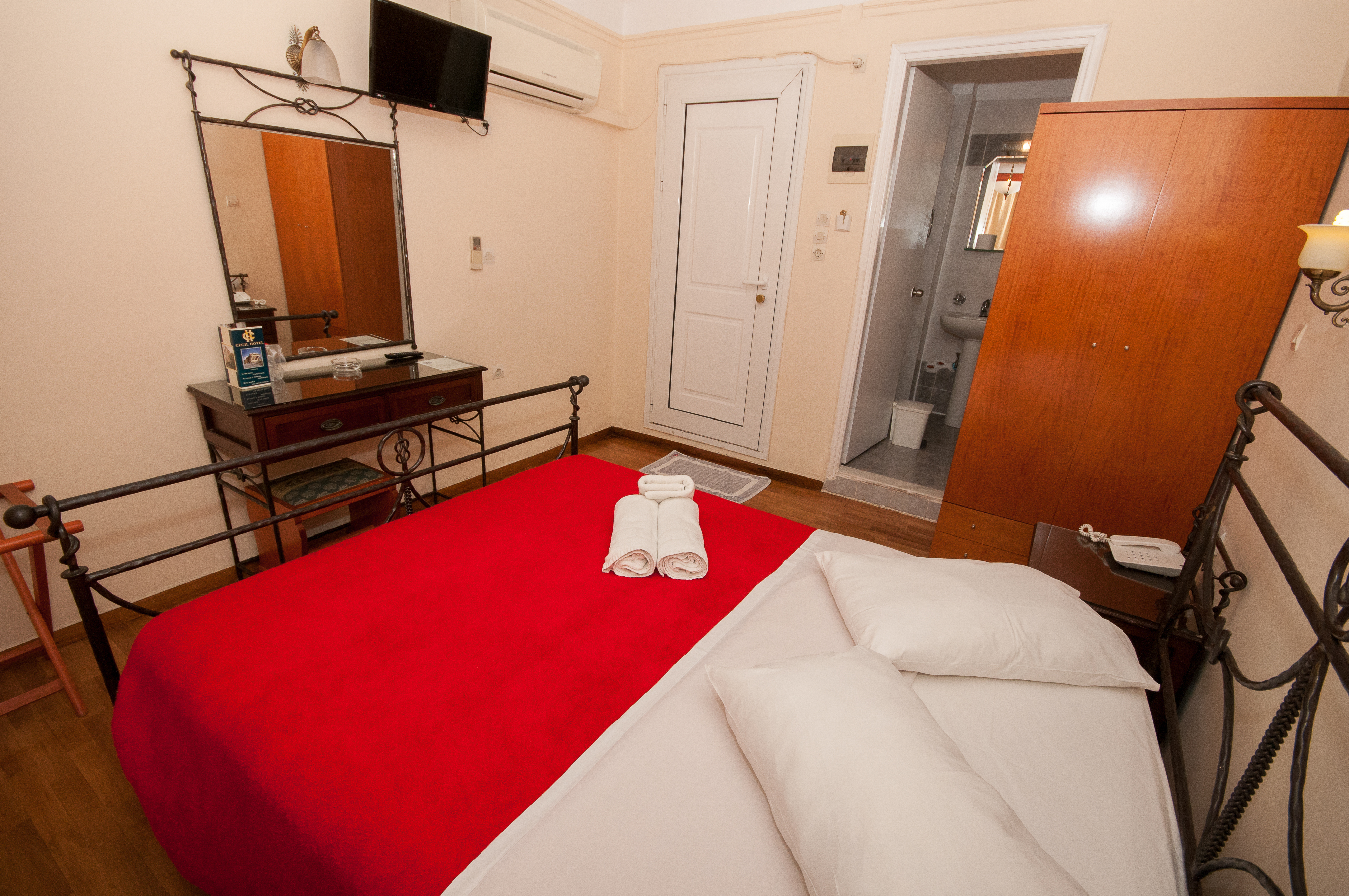 Cecil hotel