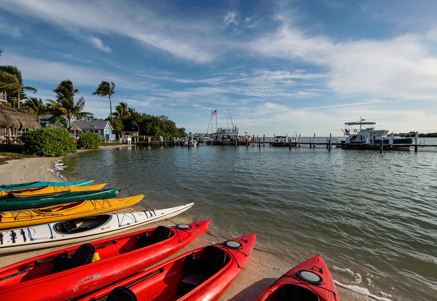 'Tween Waters Inn & Marina by null
