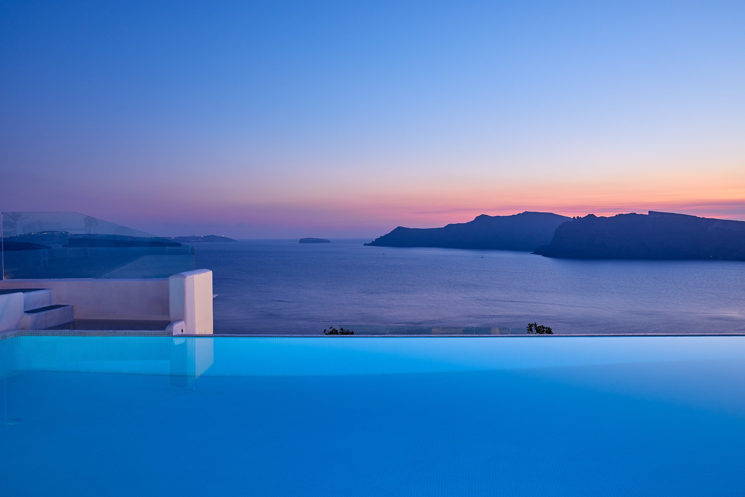 La Perla Villas and Suites by null