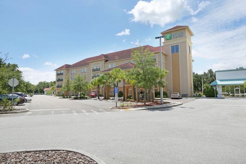 Holiday Inn Express Tampa N I-75 - University Area image
