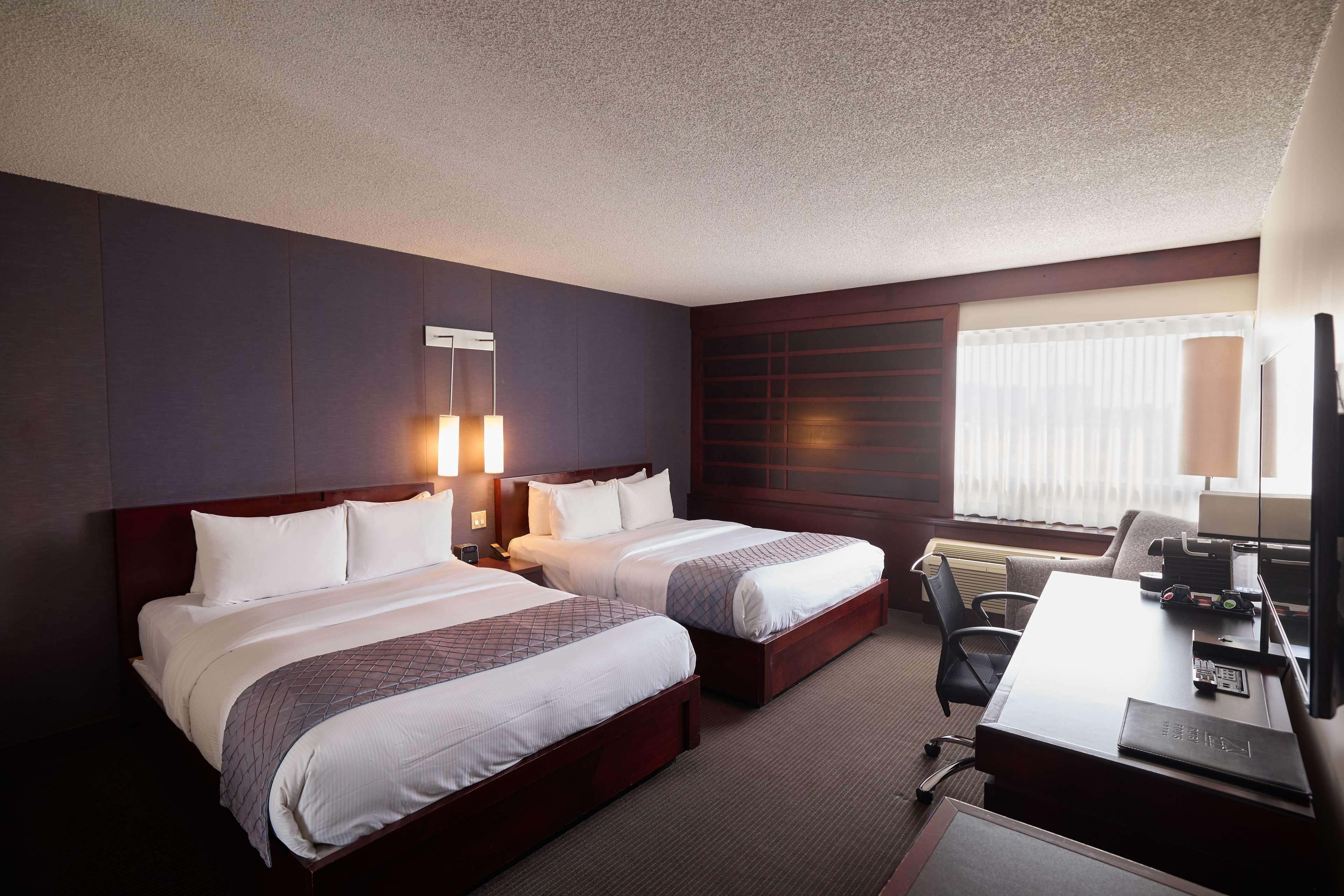 Hotel Ruby Foo's