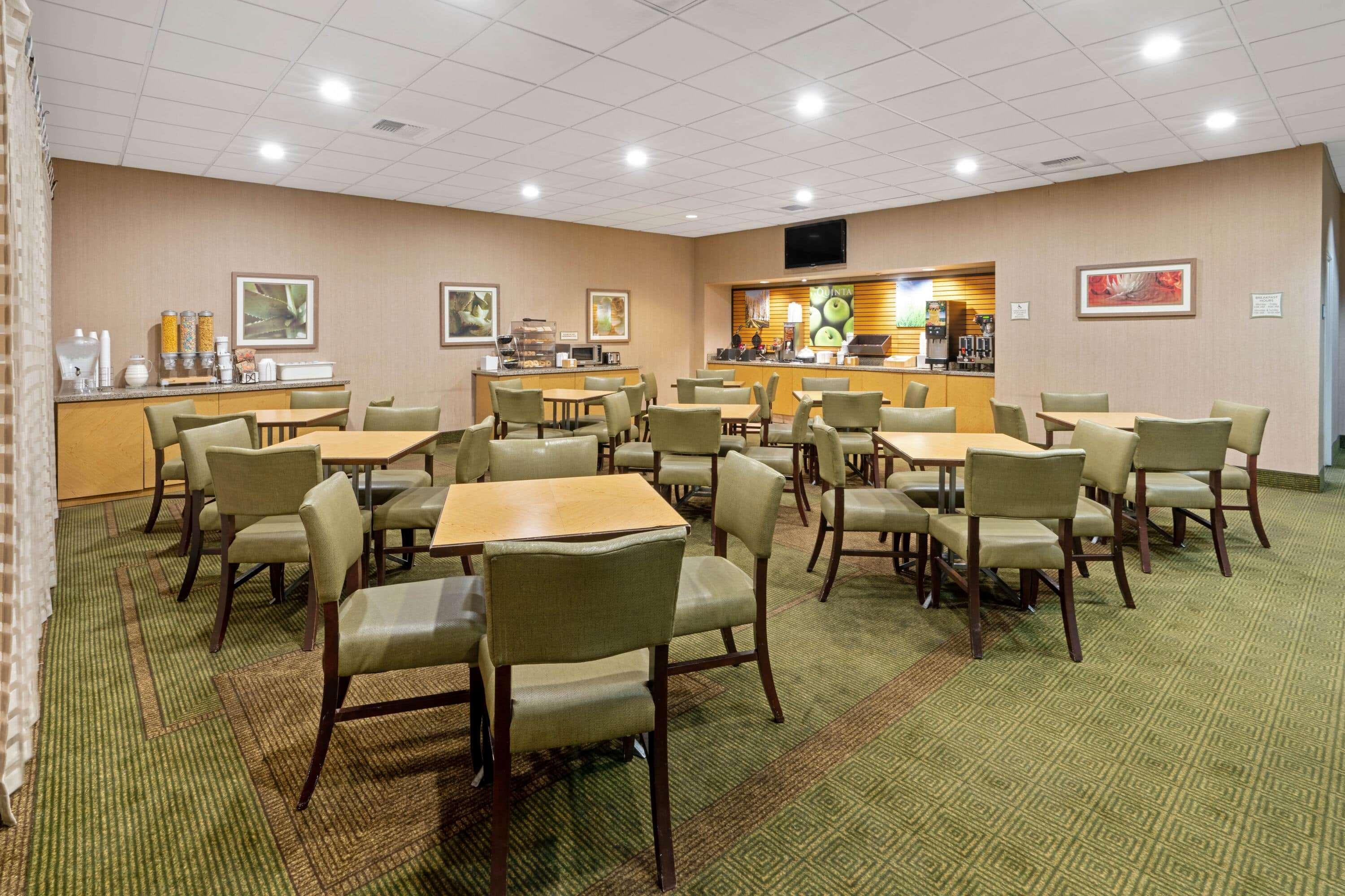 Travelodge by Wyndham Phoenix North