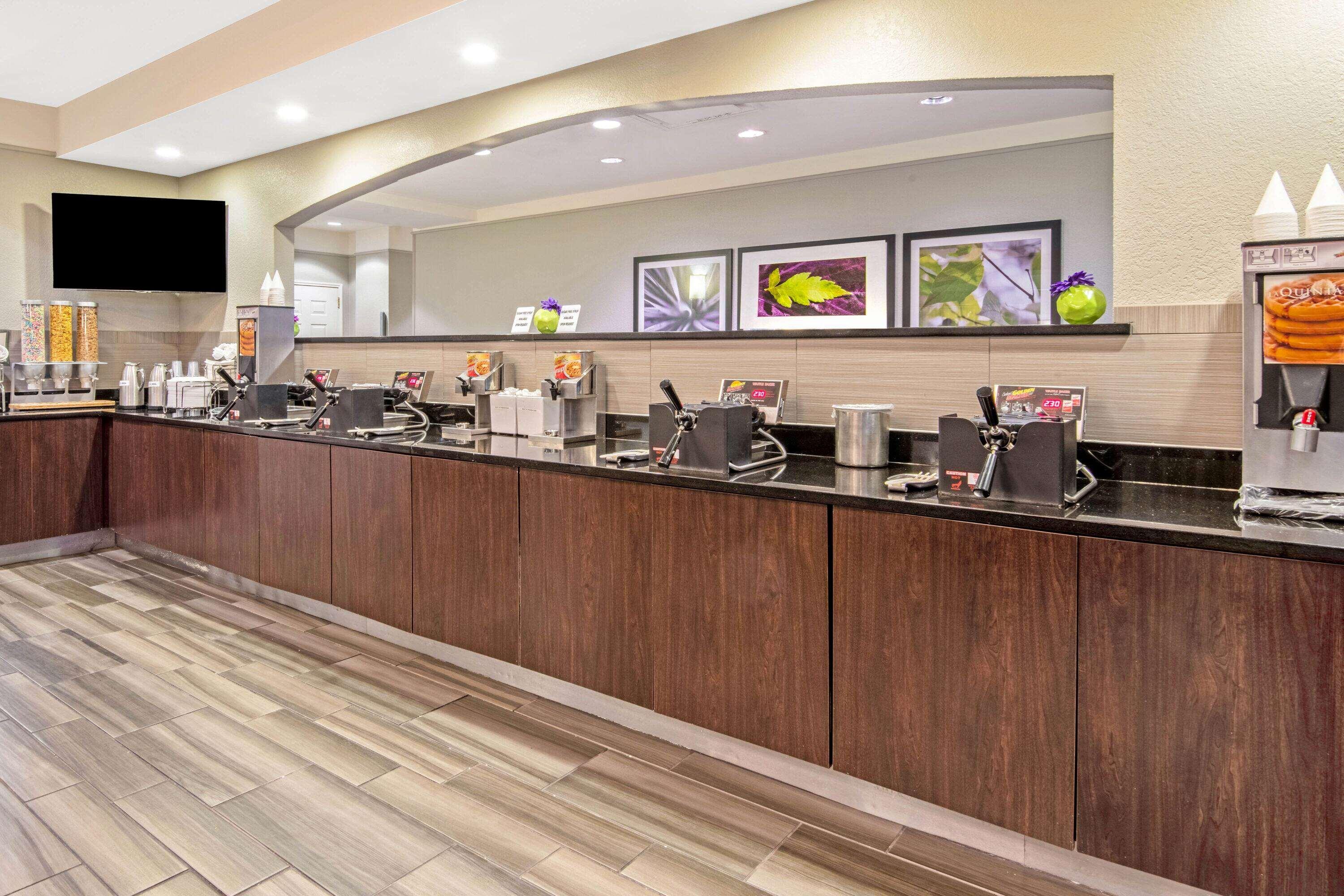 La Quinta Inn and Suites San Antonio Airport