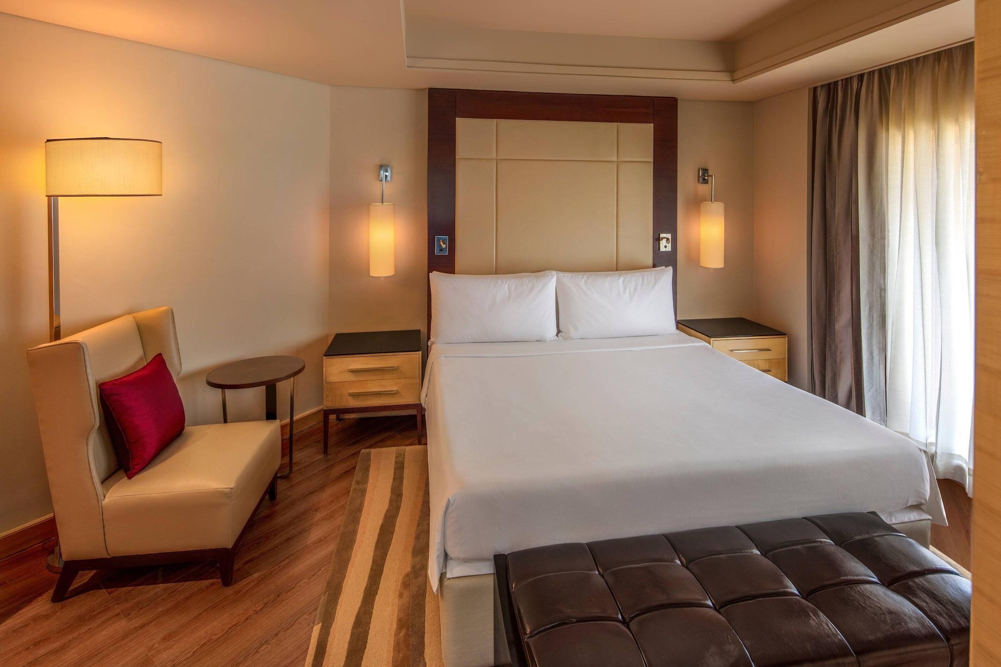 JW Marriott Mumbai Juhu by null