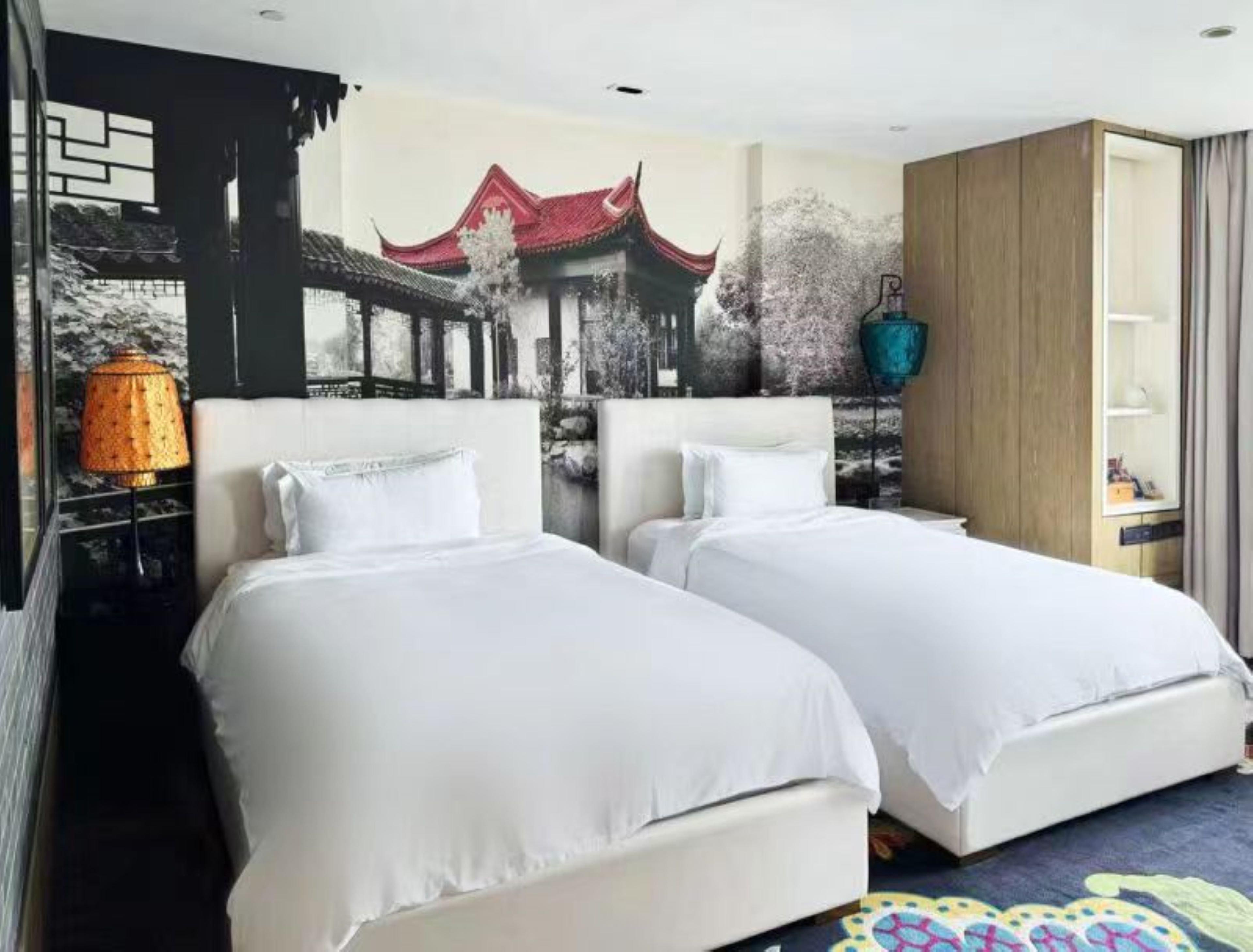 Hotel Indigo Shanghai on The Bund by null