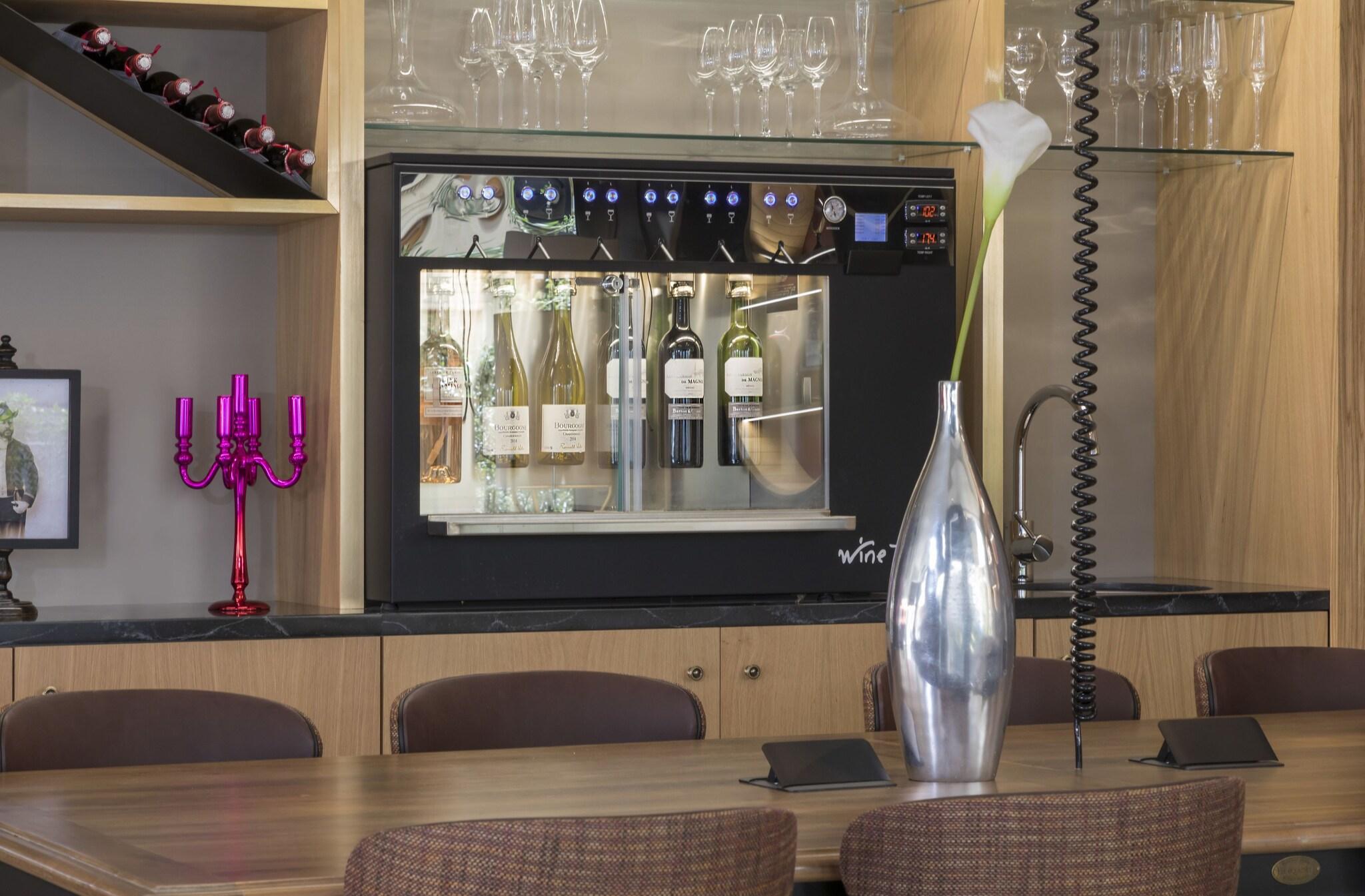 Hôtel du Cadran by Collection Vesper (Hôtel rue Cler Paris, Hotel Tour Eiffel Paris) by null