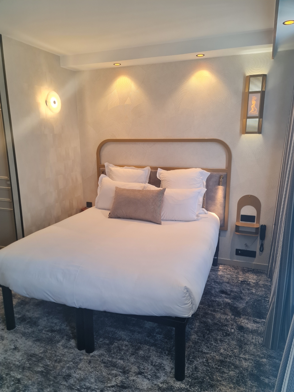 Hôtel du Cadran by Collection Vesper (Hôtel rue Cler Paris, Hotel Tour Eiffel Paris) by null