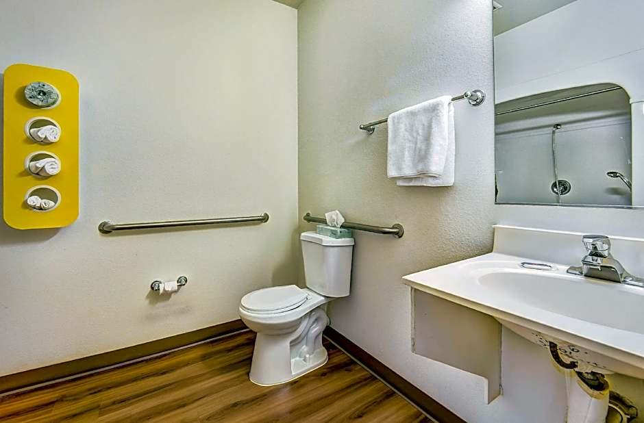Motel 6 Roseburg