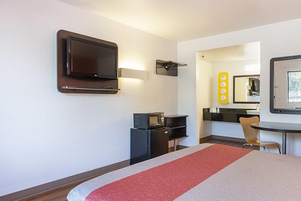 Rodeway Inn Fresno