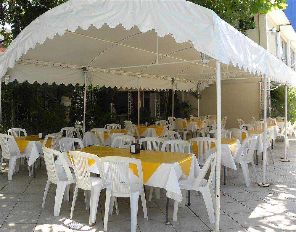 Sands Acapulco Hotel & Bungalows by null