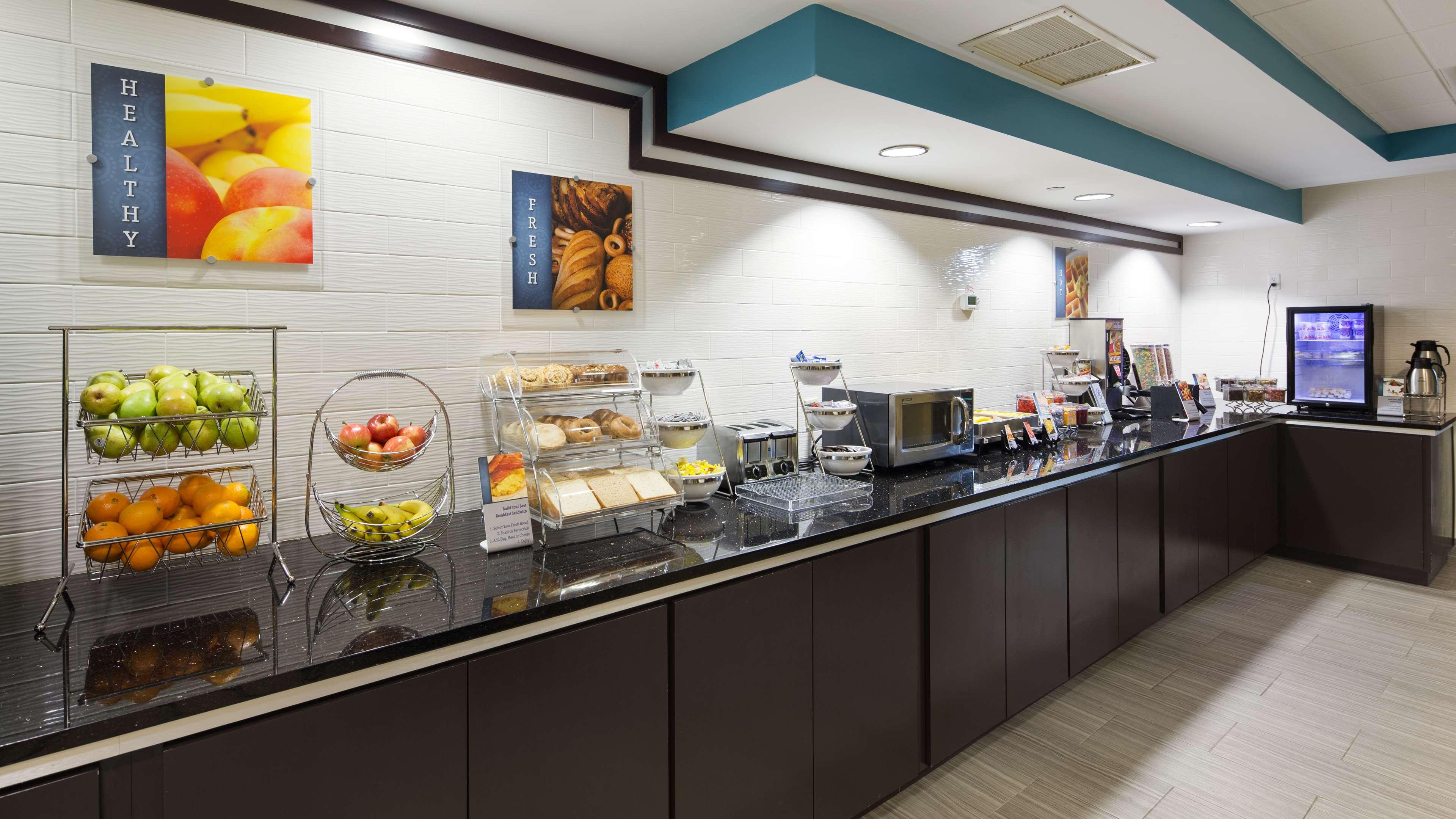 Best Western Plus Birmingham Inn & Suites
