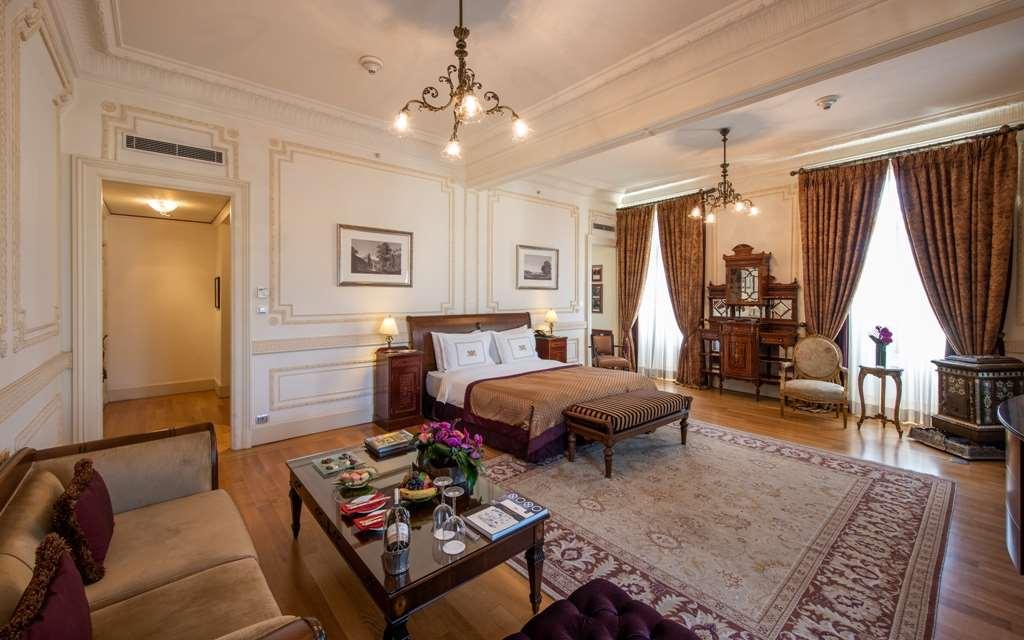 Pera Palace Hotel by null