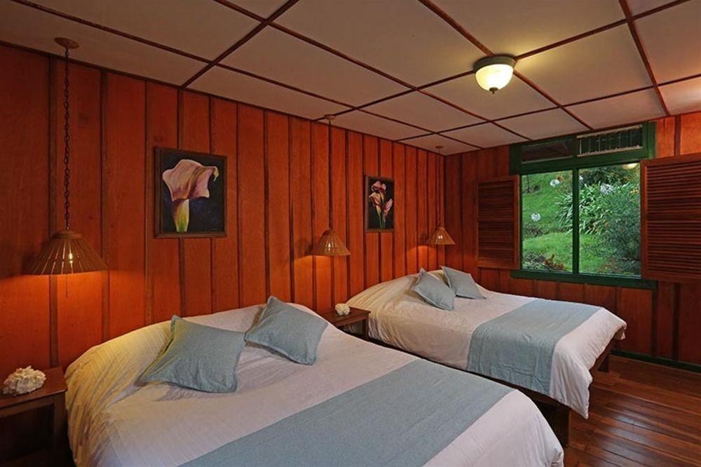 Trogon Lodge 