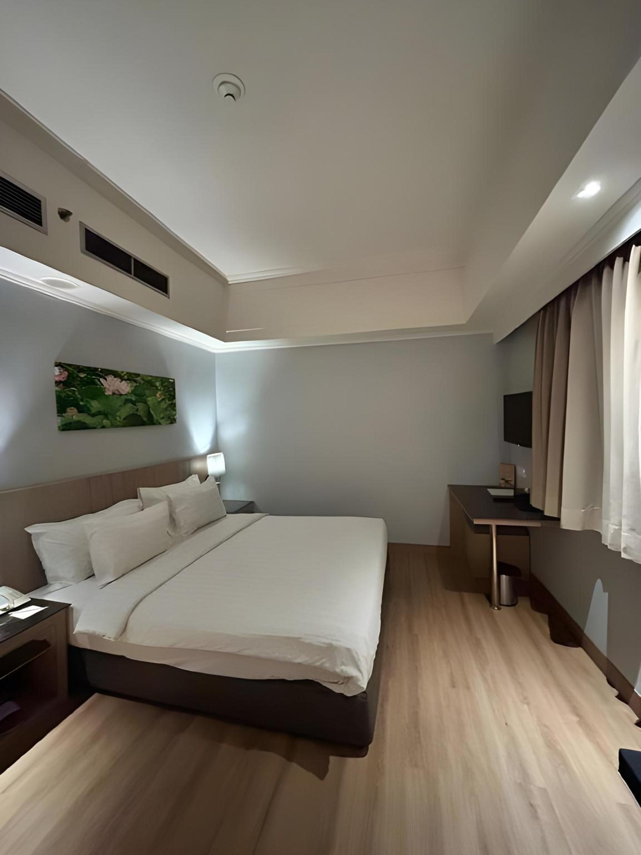 Orchardz Jayakarta Hotel