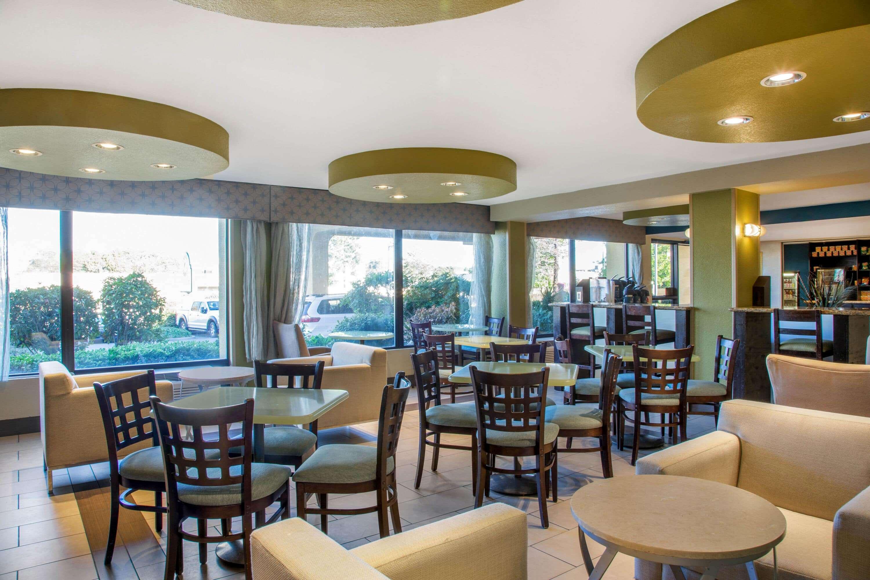 La Quinta Inn & Suites Oakland Airport Coliseum