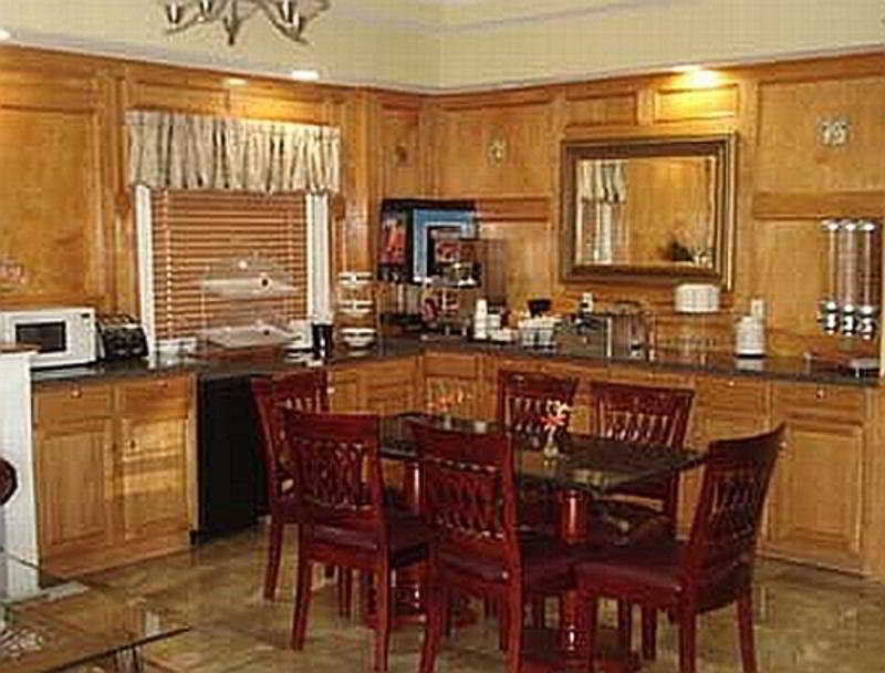 Howard Johnson Suites Hobby Airport