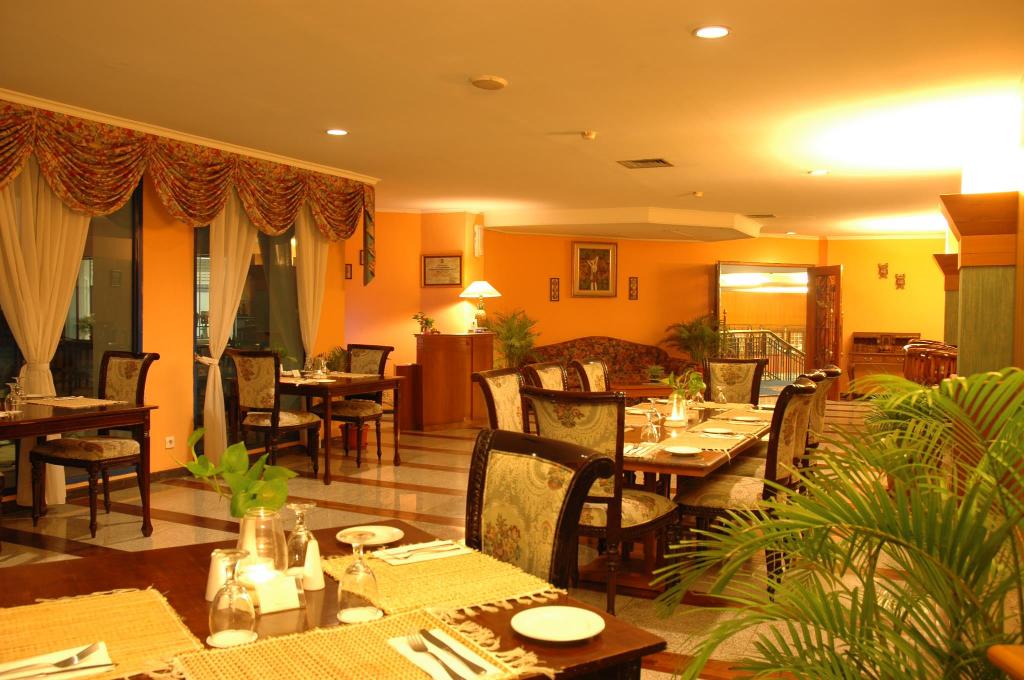 Puri Darmo Hotel and Serviced Residence Surabaya