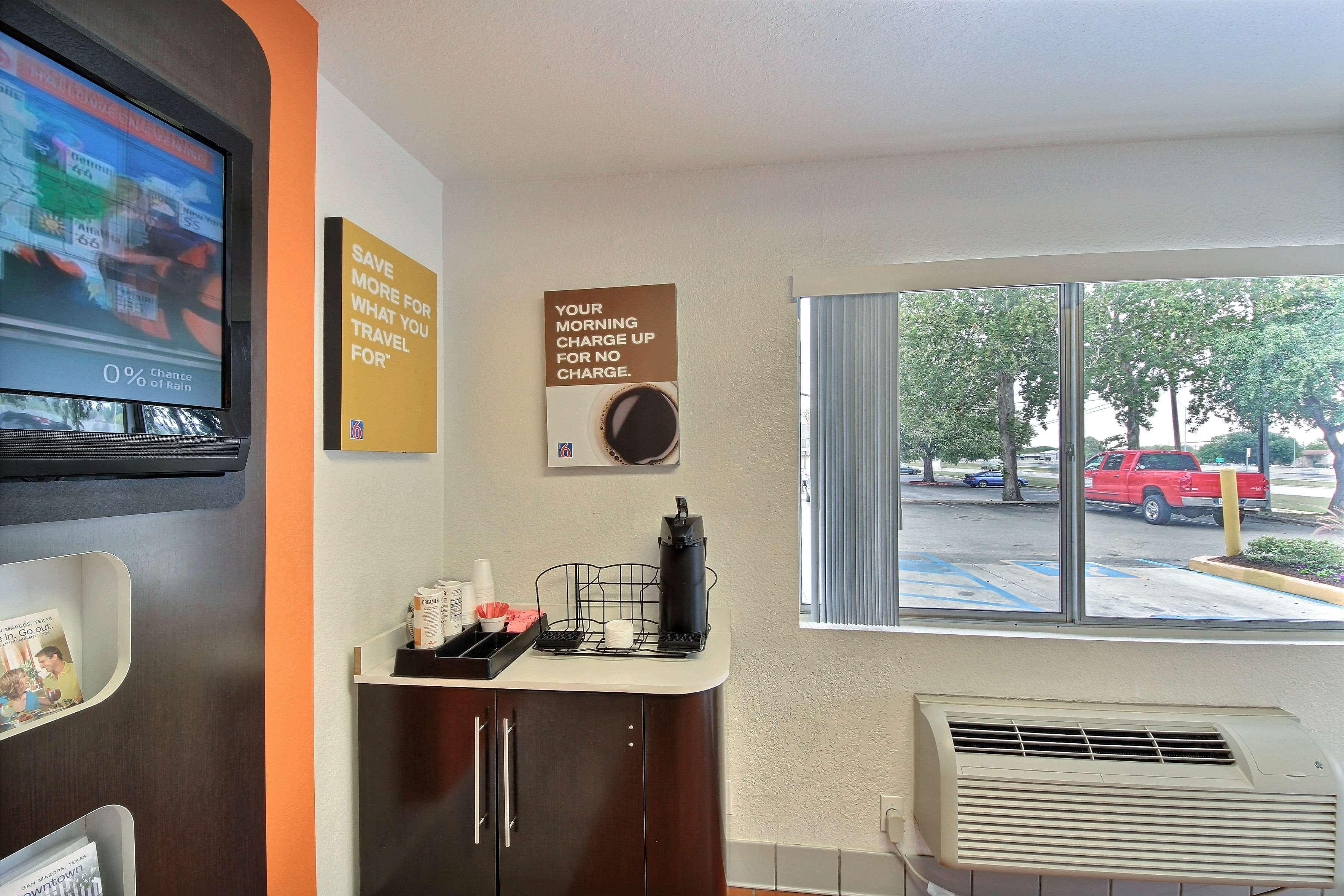 Motel 6-San Marcos