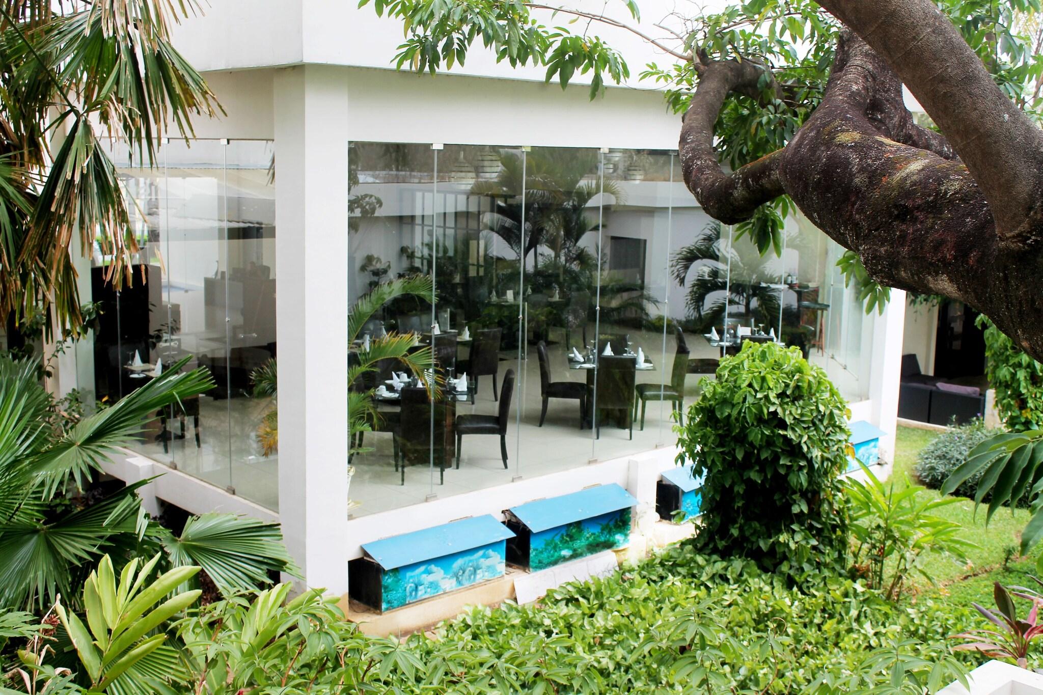 Hotel Contempo by null