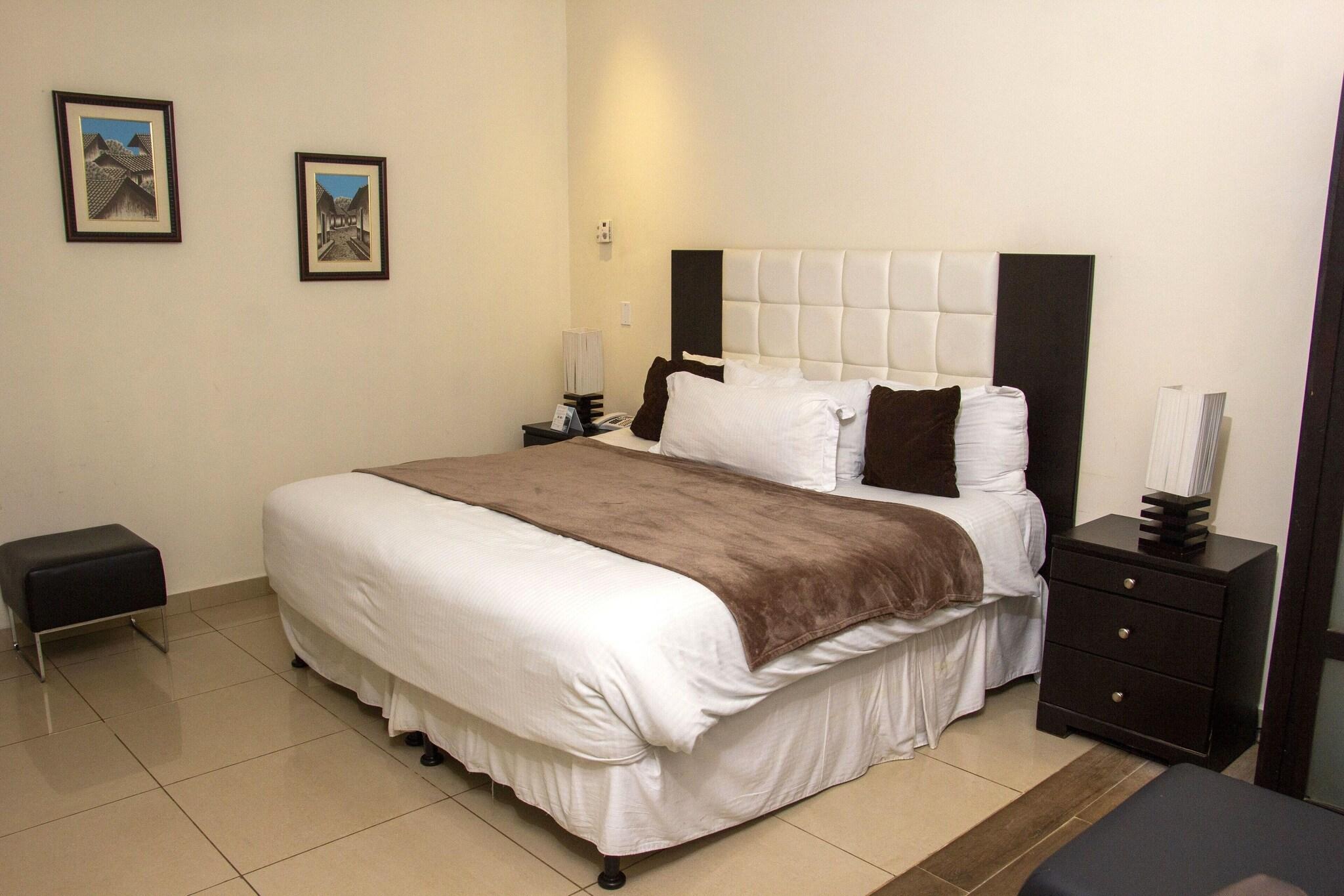 Hotel Contempo by null