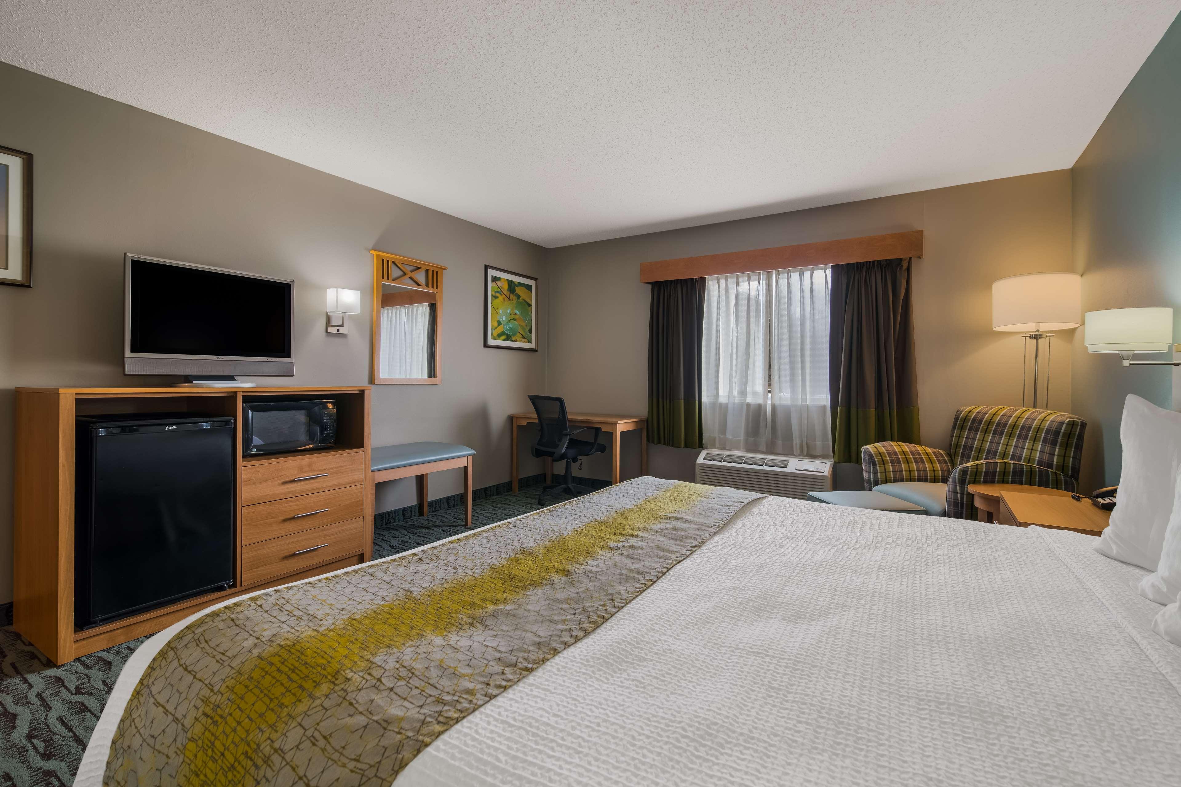Bw Plus Executive Court Inn & Conference Center