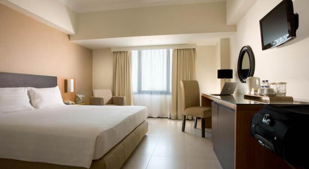 Hotel Santika Pandegiling Surabaya