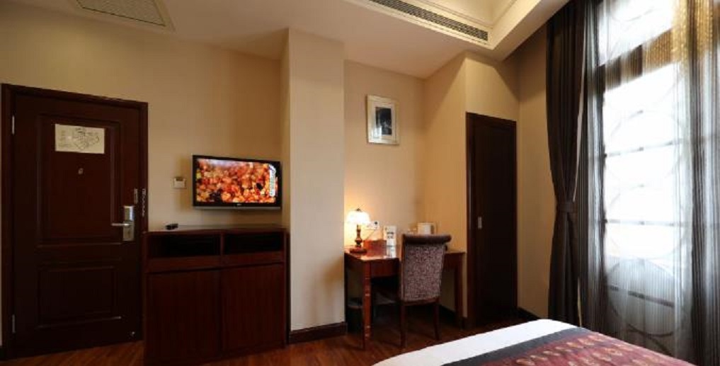 The Seventh Heaven Hotel by null