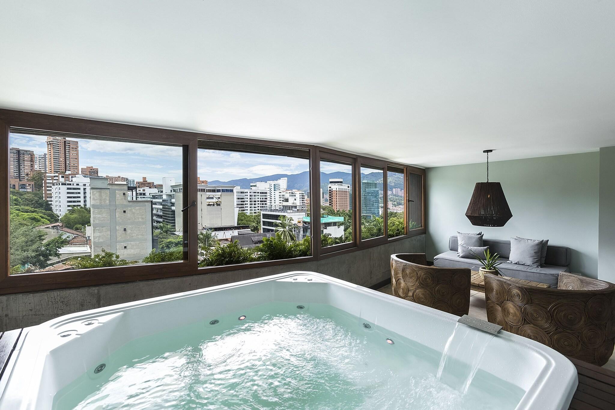 The Charlee Hotel by null