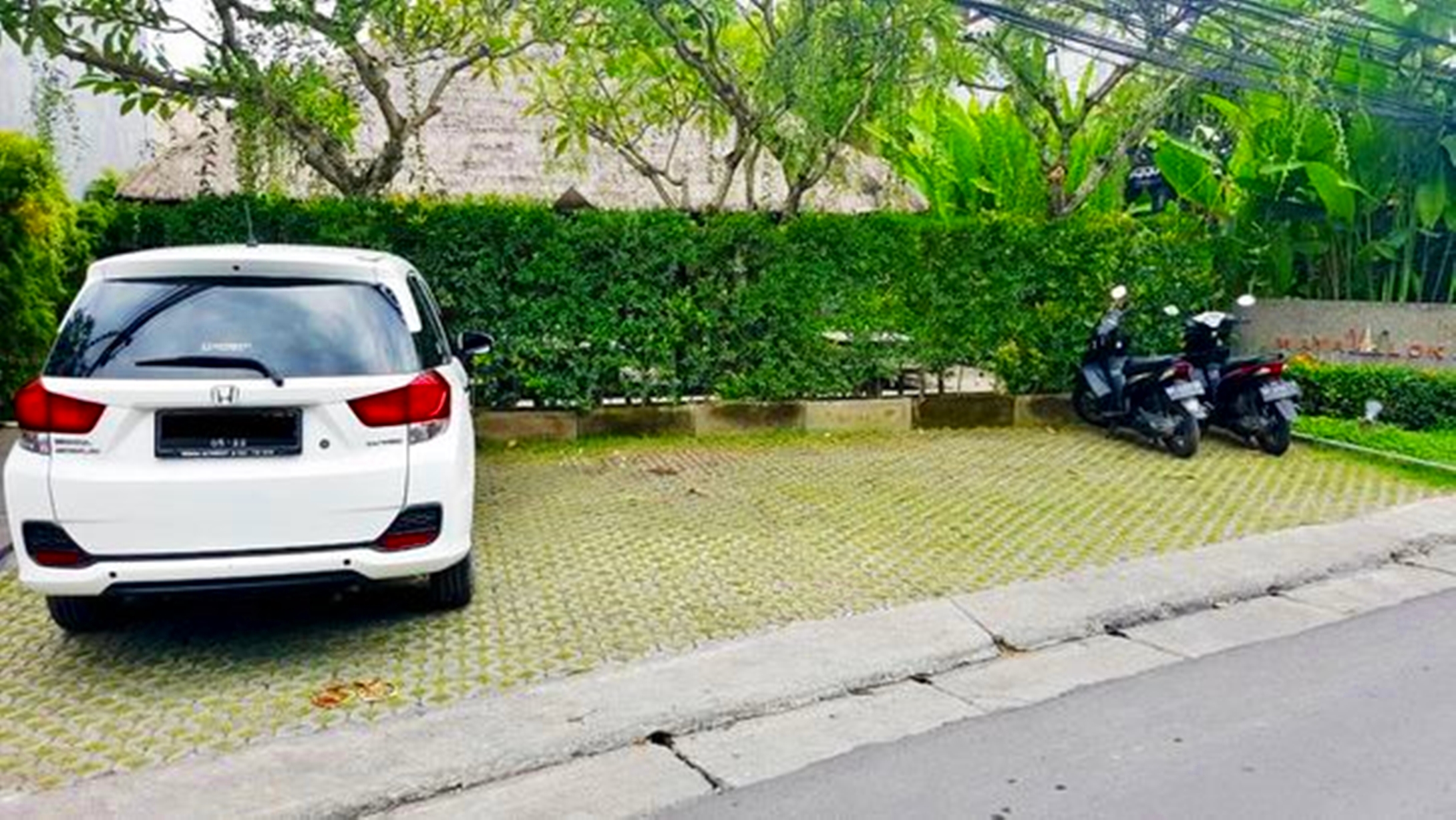 Mayaloka Villa Seminyak - photo