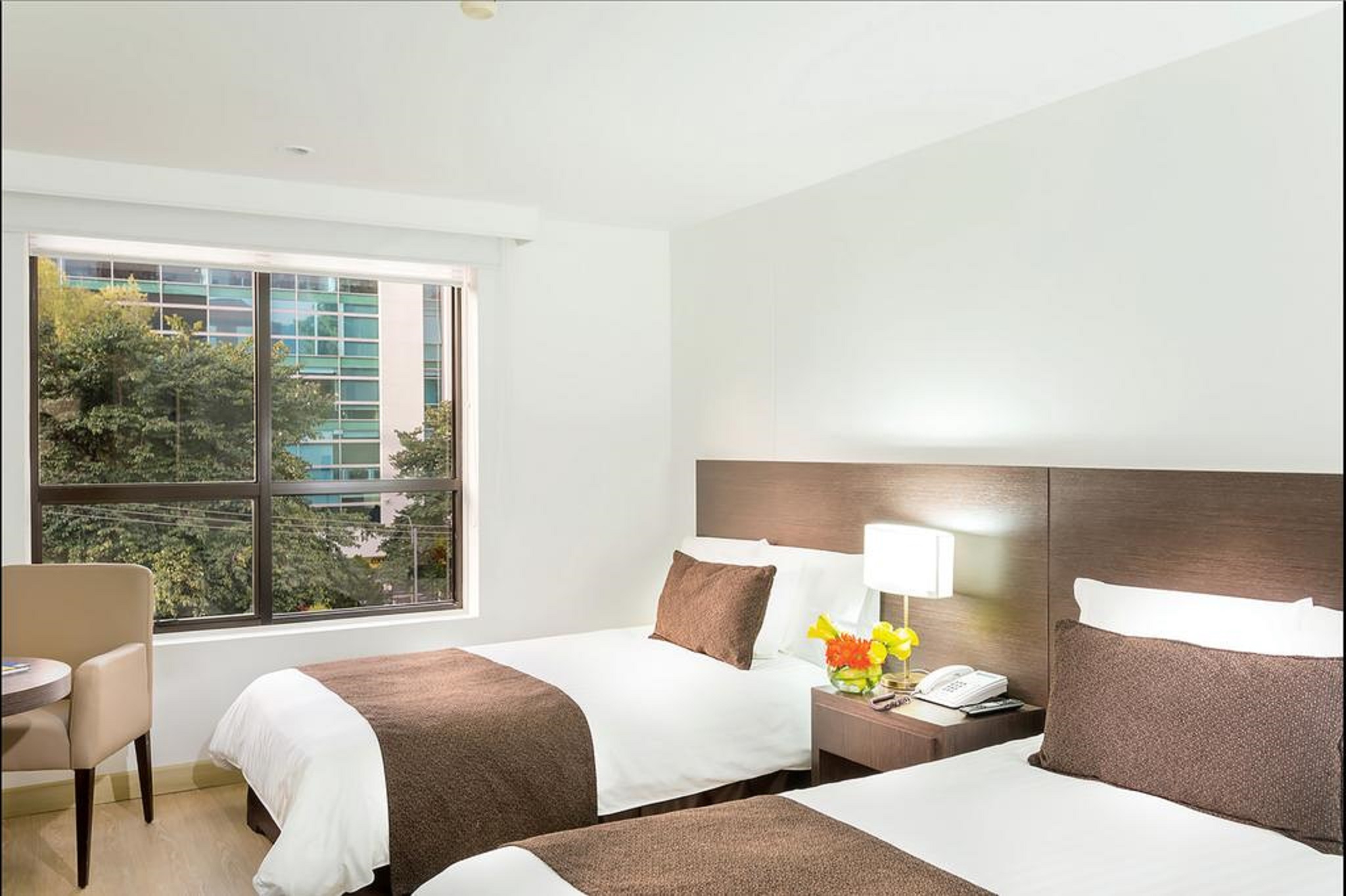 Parque 97 Suites