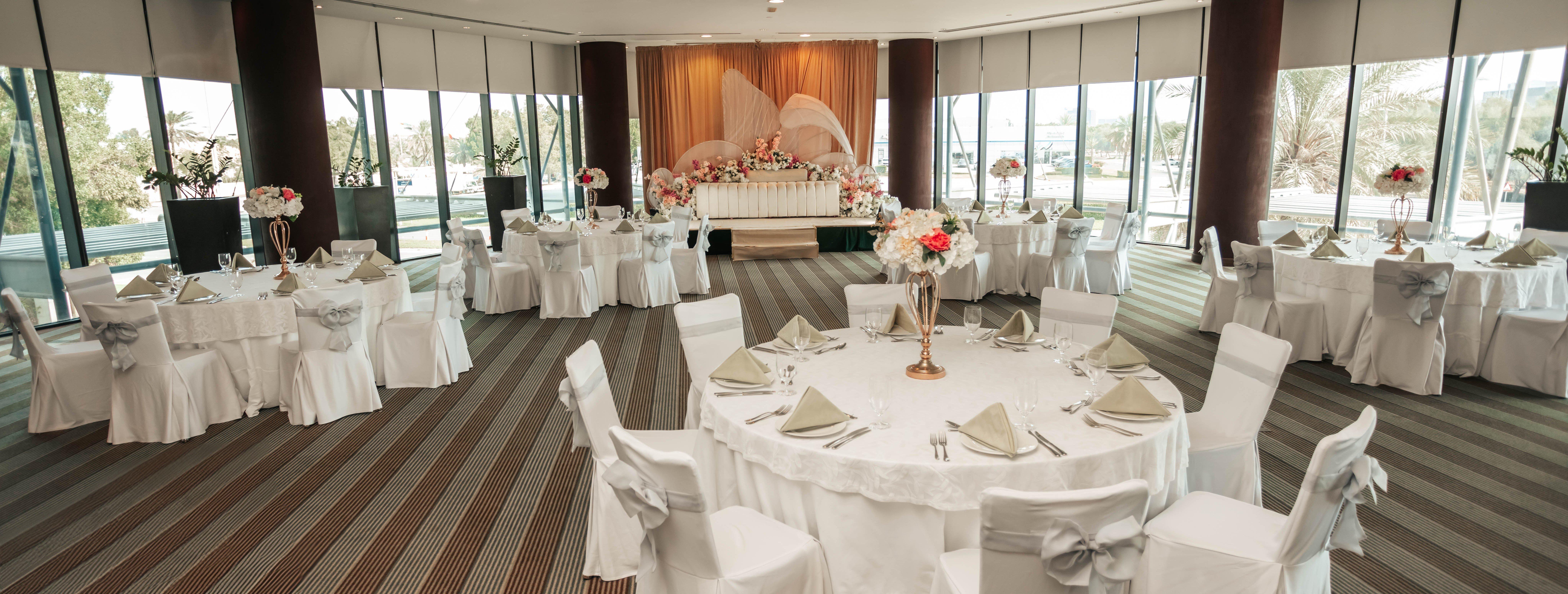 Holiday Inn Abu Dhabi - photo