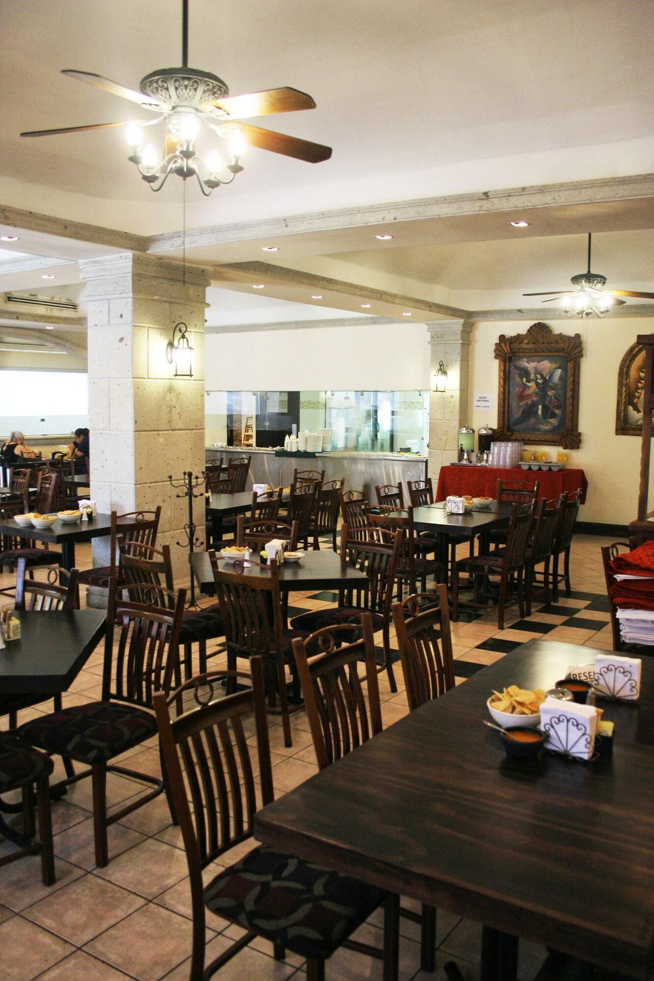 Hotel El Camino Inn & Suites
