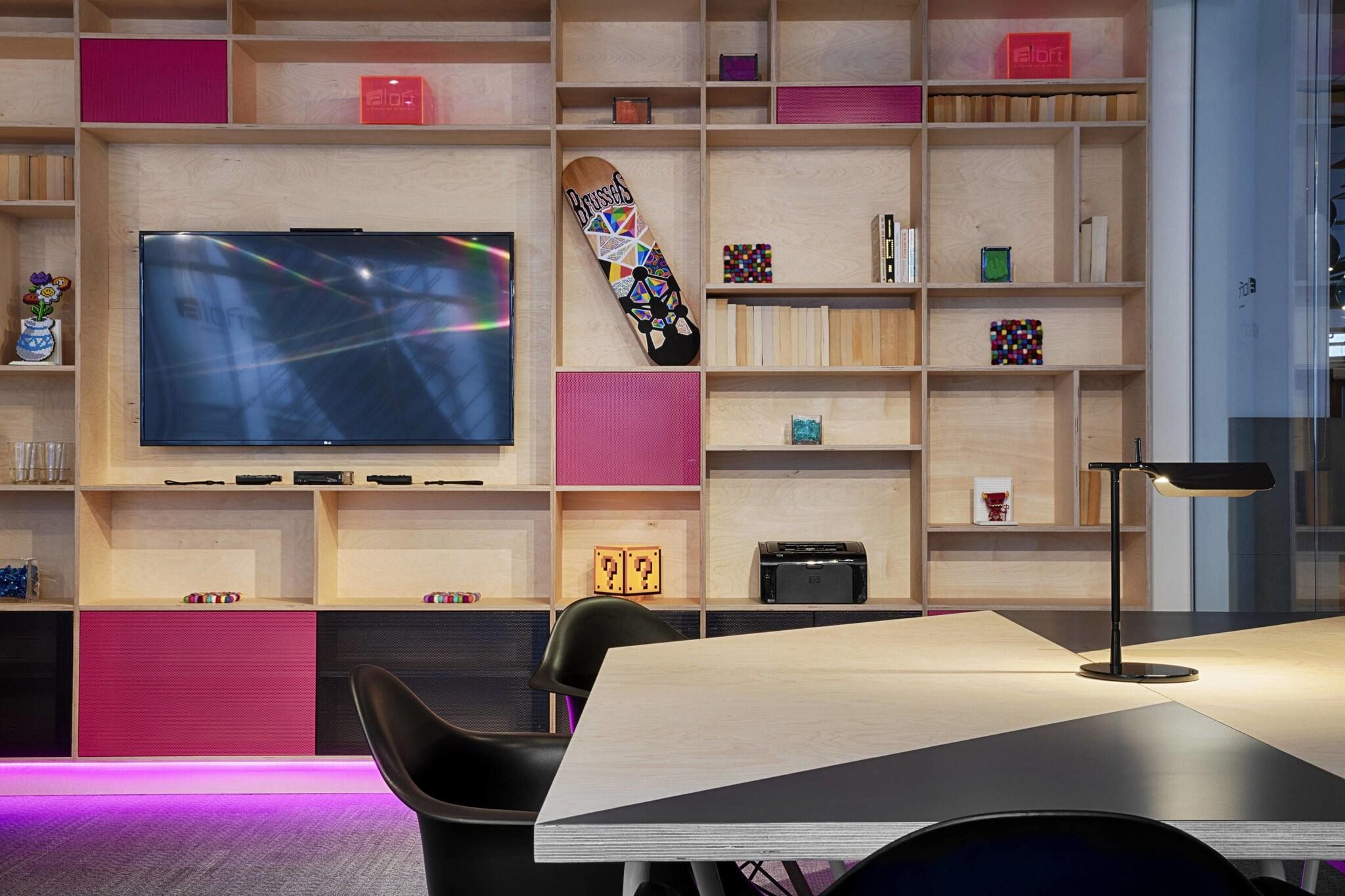 Aloft Brussels Schuman by null