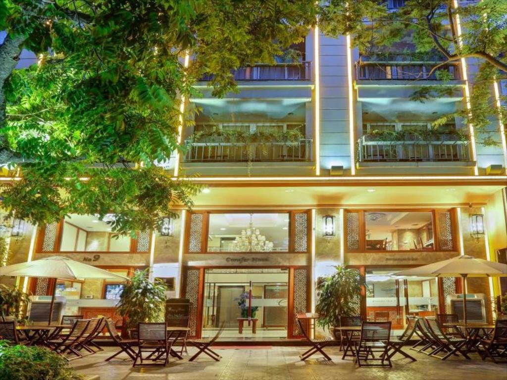 Conifer Hotel by null