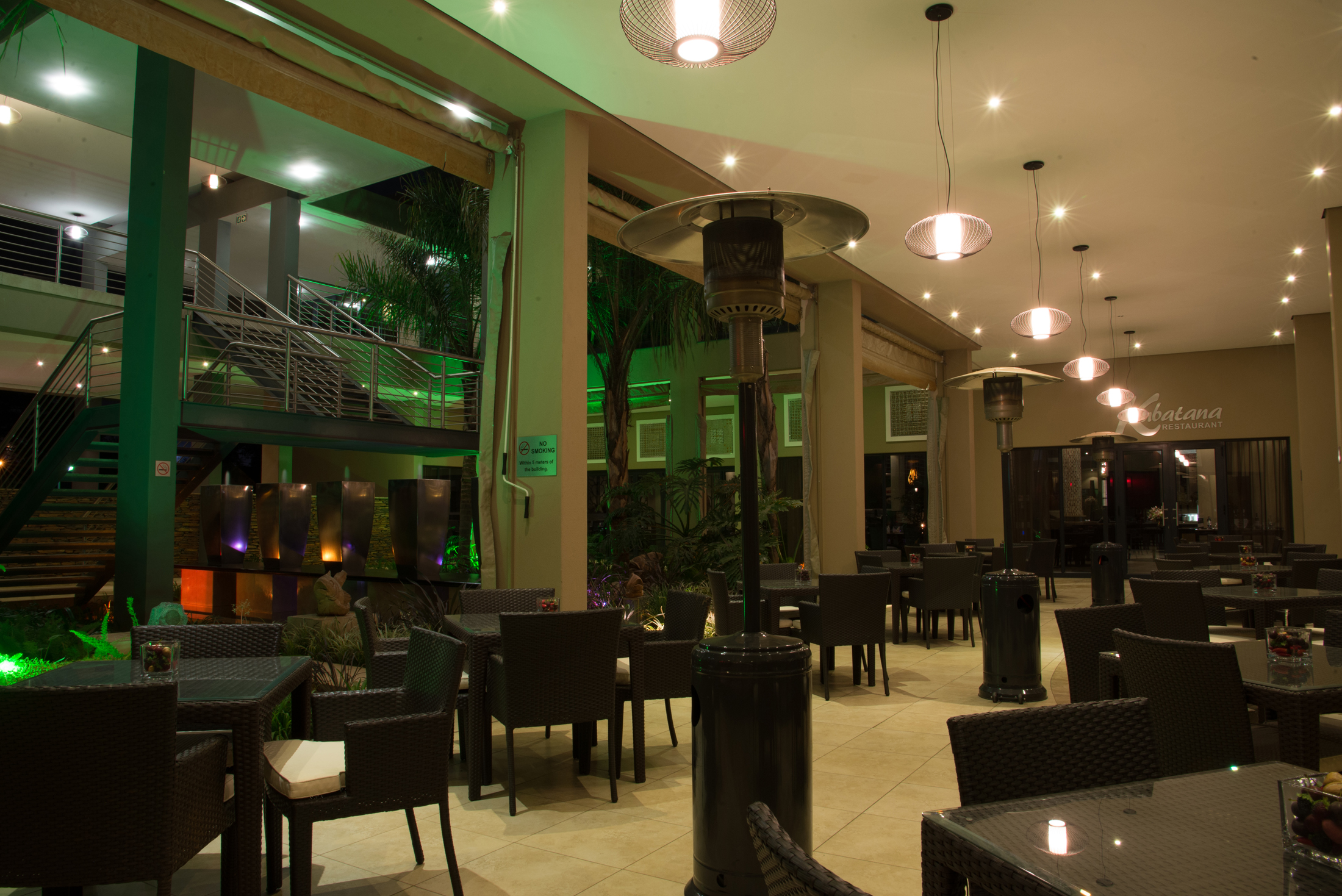 Premier Hotel Or Tambo