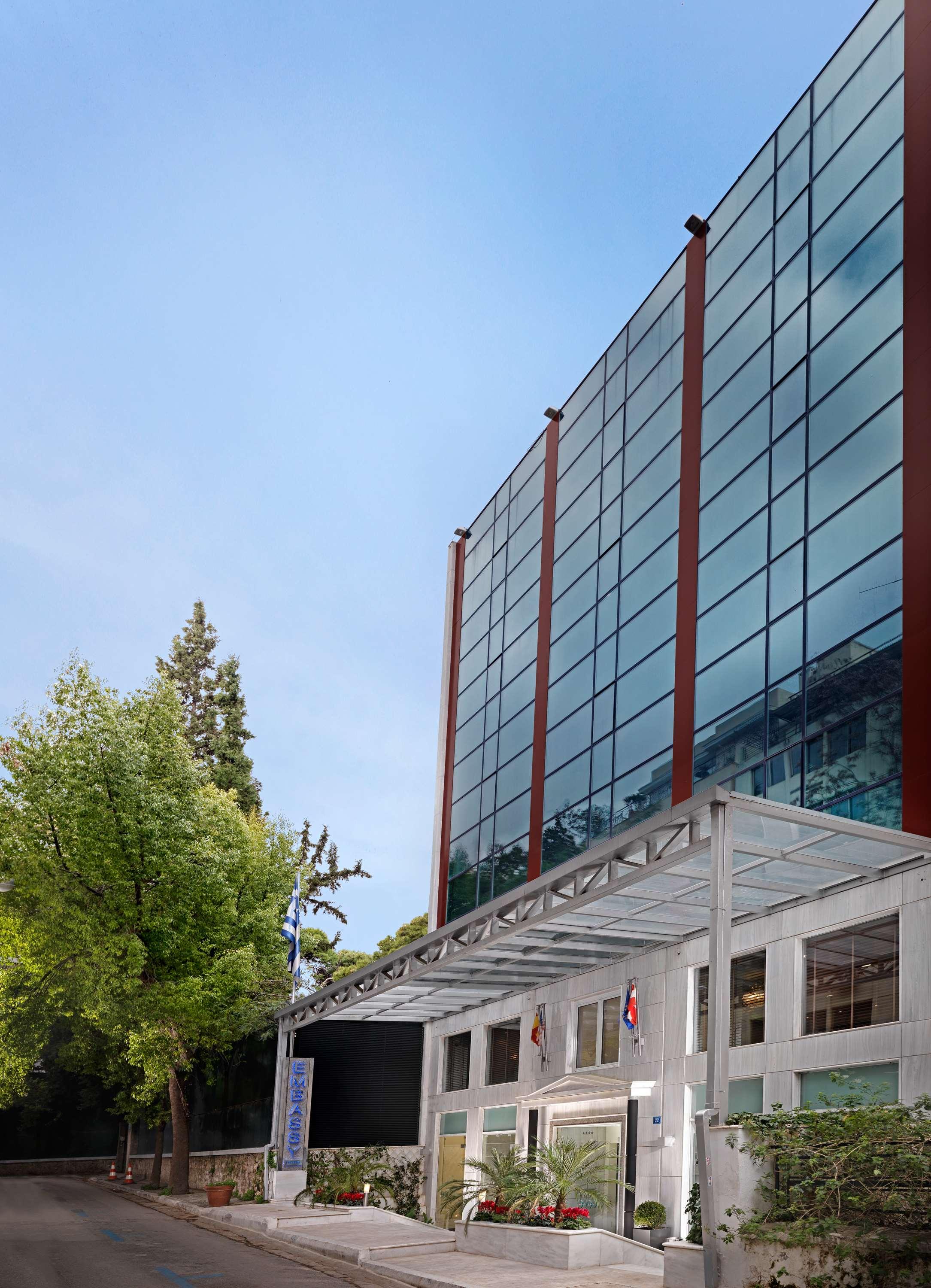 Best Western Plus Embassy Hotel - photo